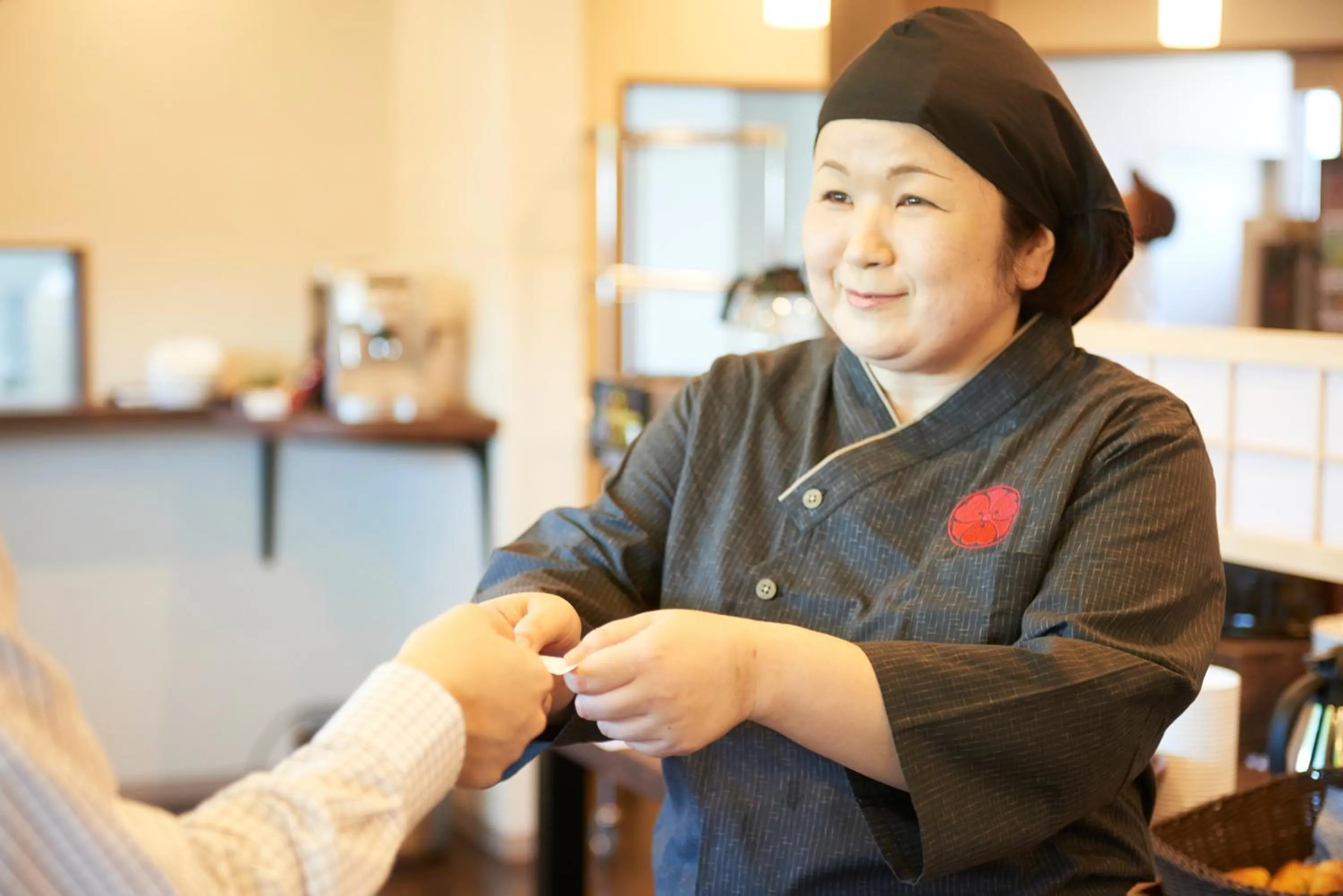 Staff in Hotel KAN-RAKU Saitama Honjo-Waseda Hinoki No Yakata