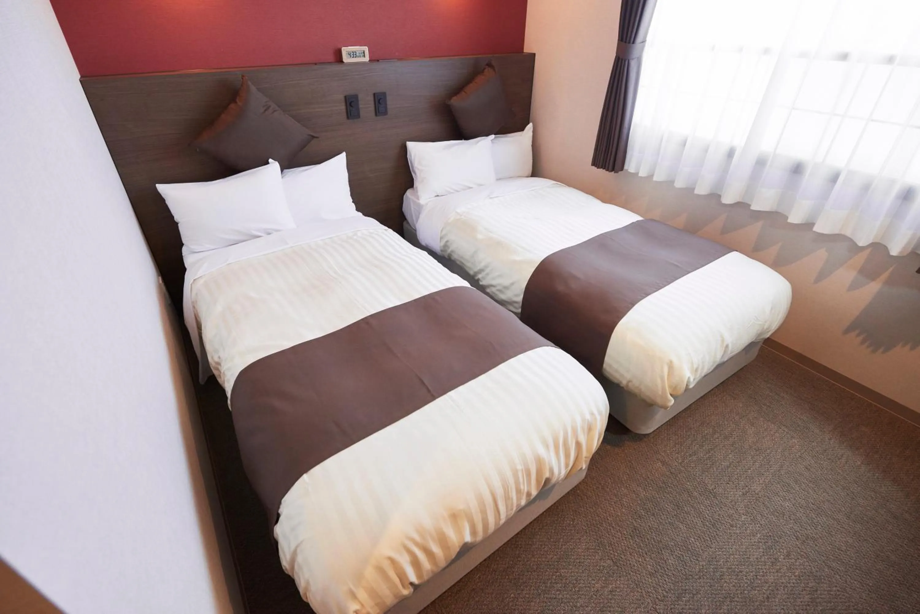 Photo of the whole room, Bed in Hotel KAN-RAKU Saitama Honjo-Waseda Hinoki No Yakata