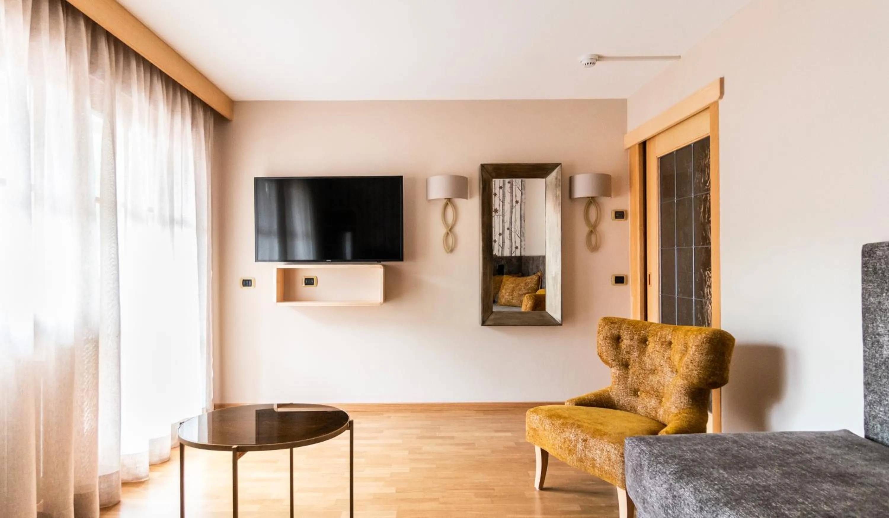 TV and multimedia in Garni Aritz