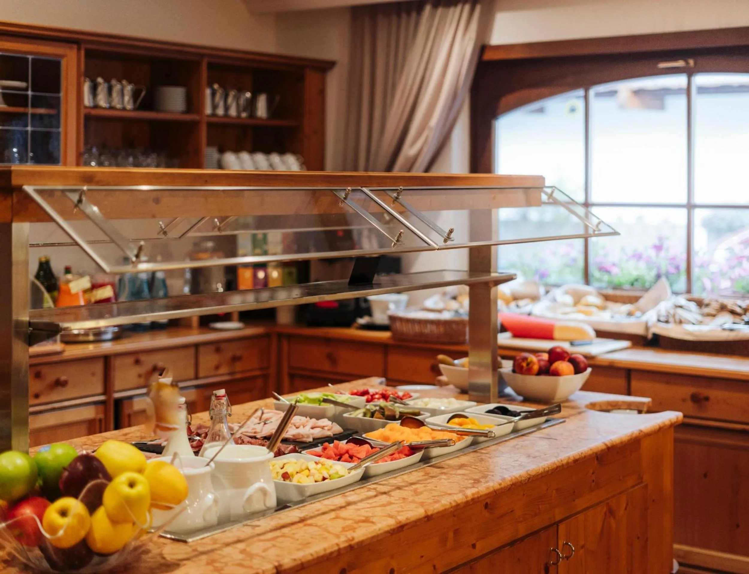 Food and drinks in Garni Aritz