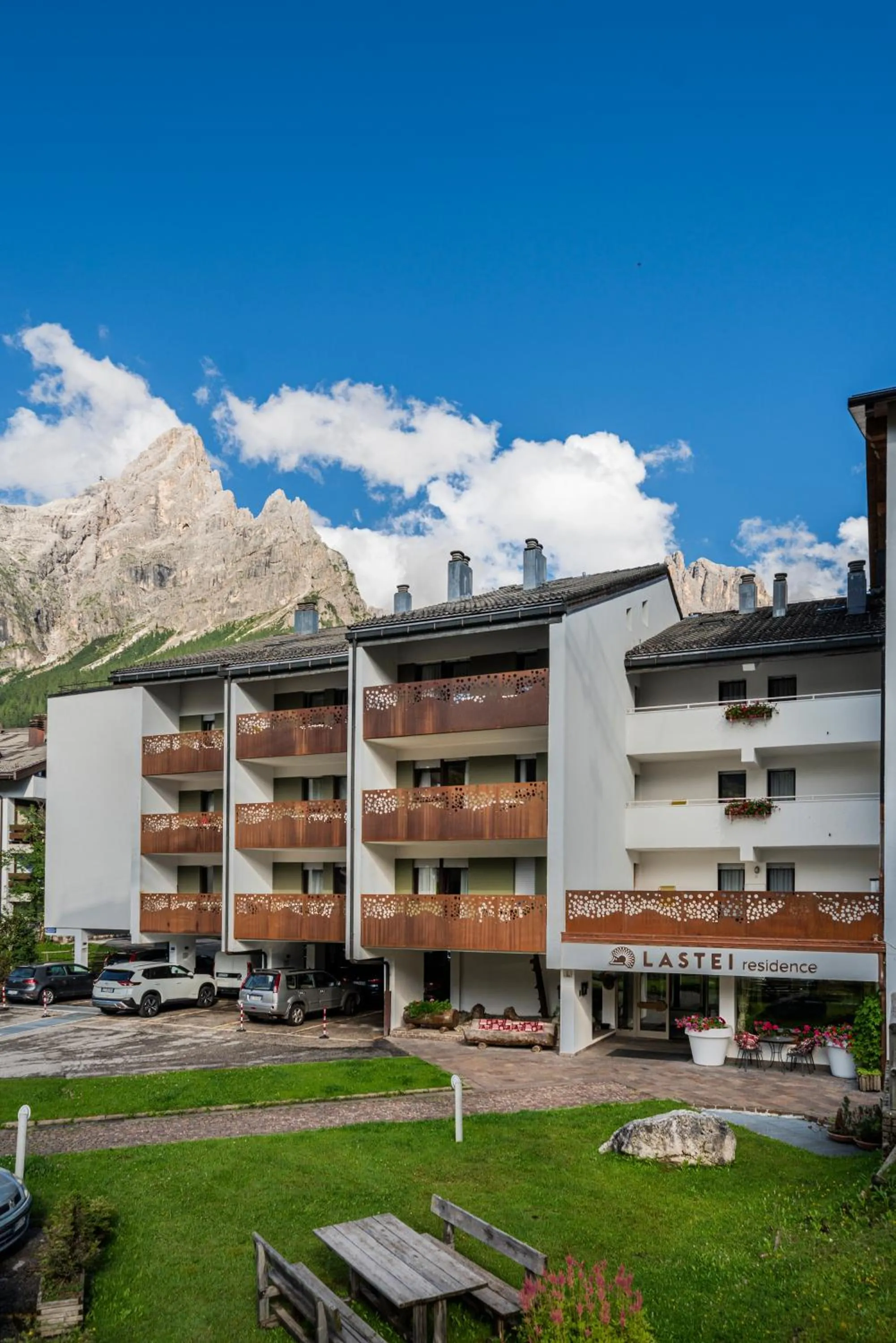 Property building in Residence Lastei