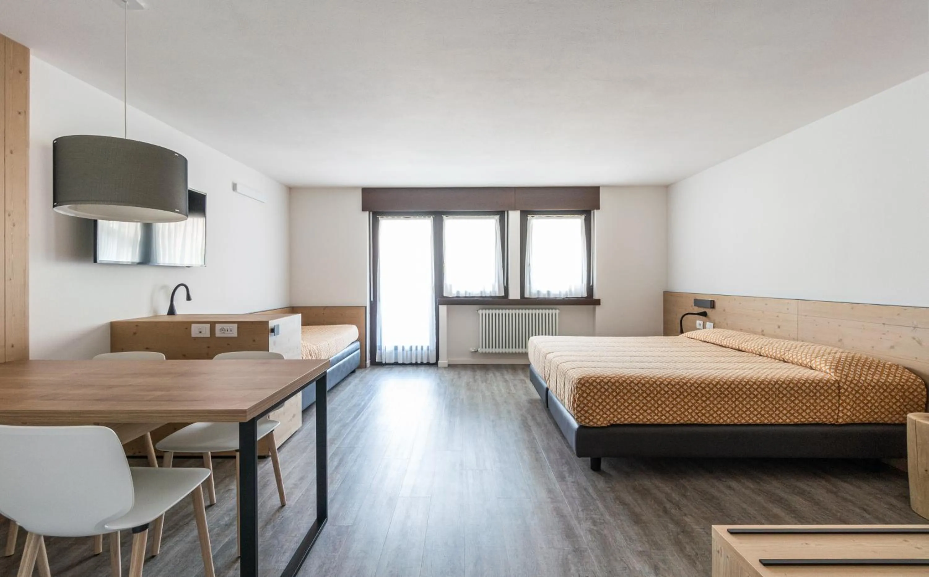 Photo of the whole room, Bed in Residence Lastei