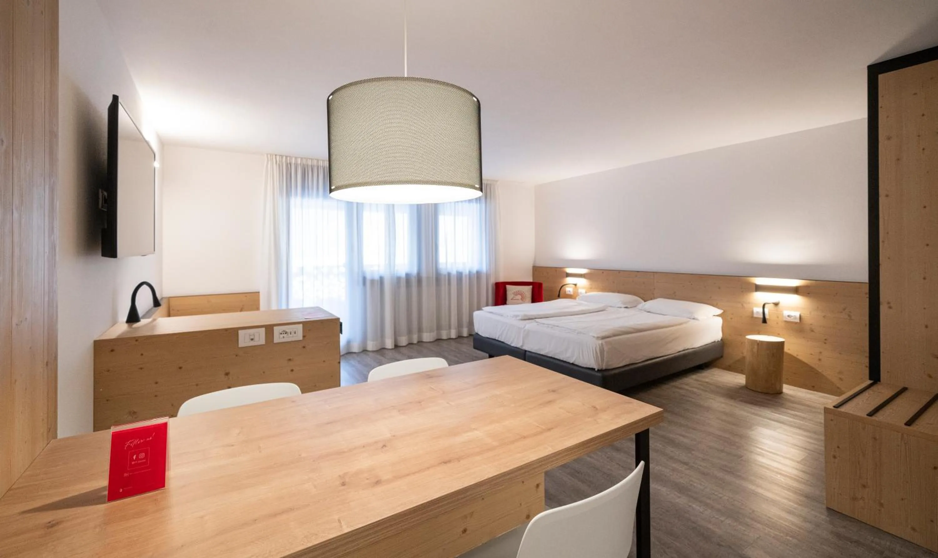 Photo of the whole room, Bed in Residence Lastei