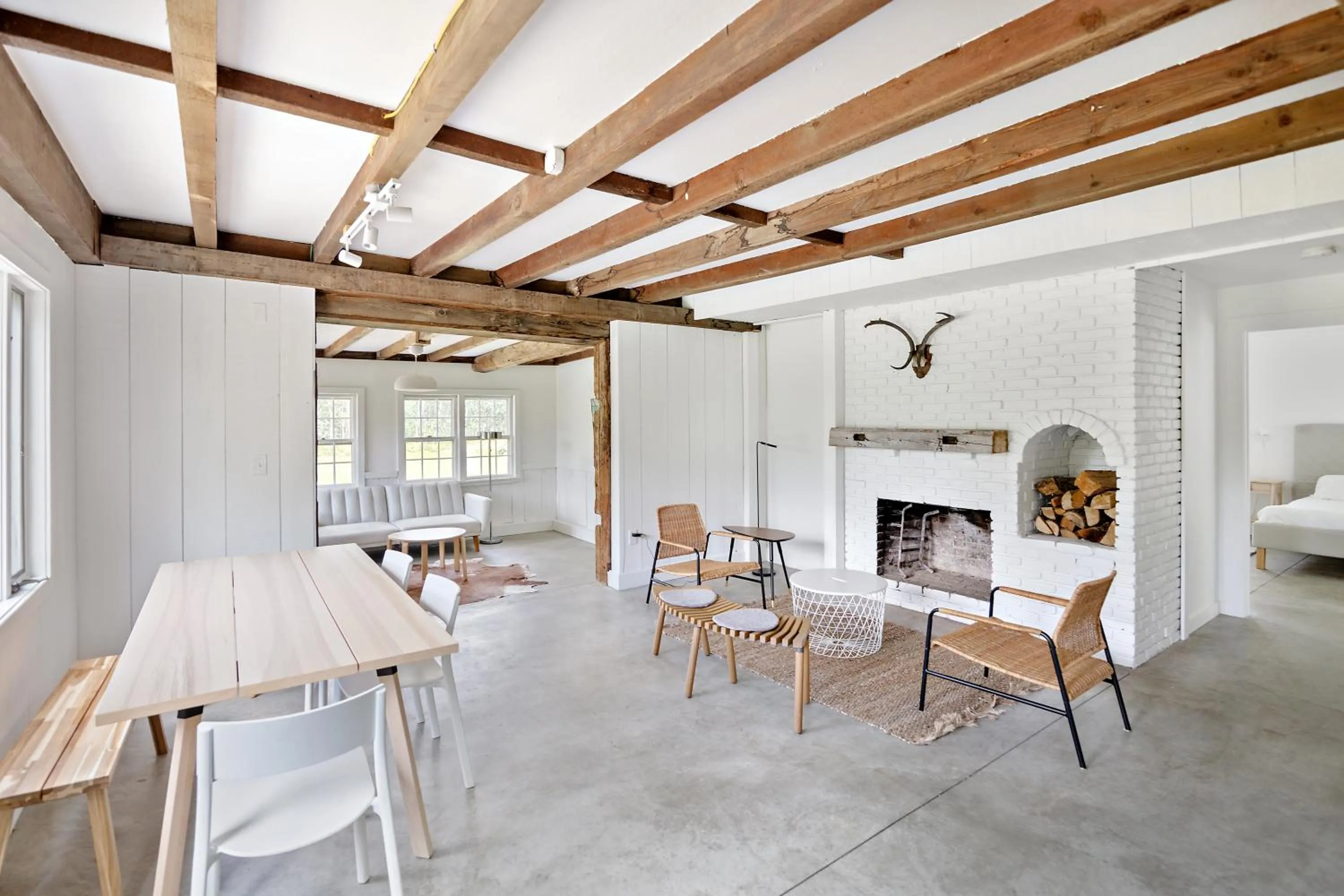 Seating area in Outbound Stowe