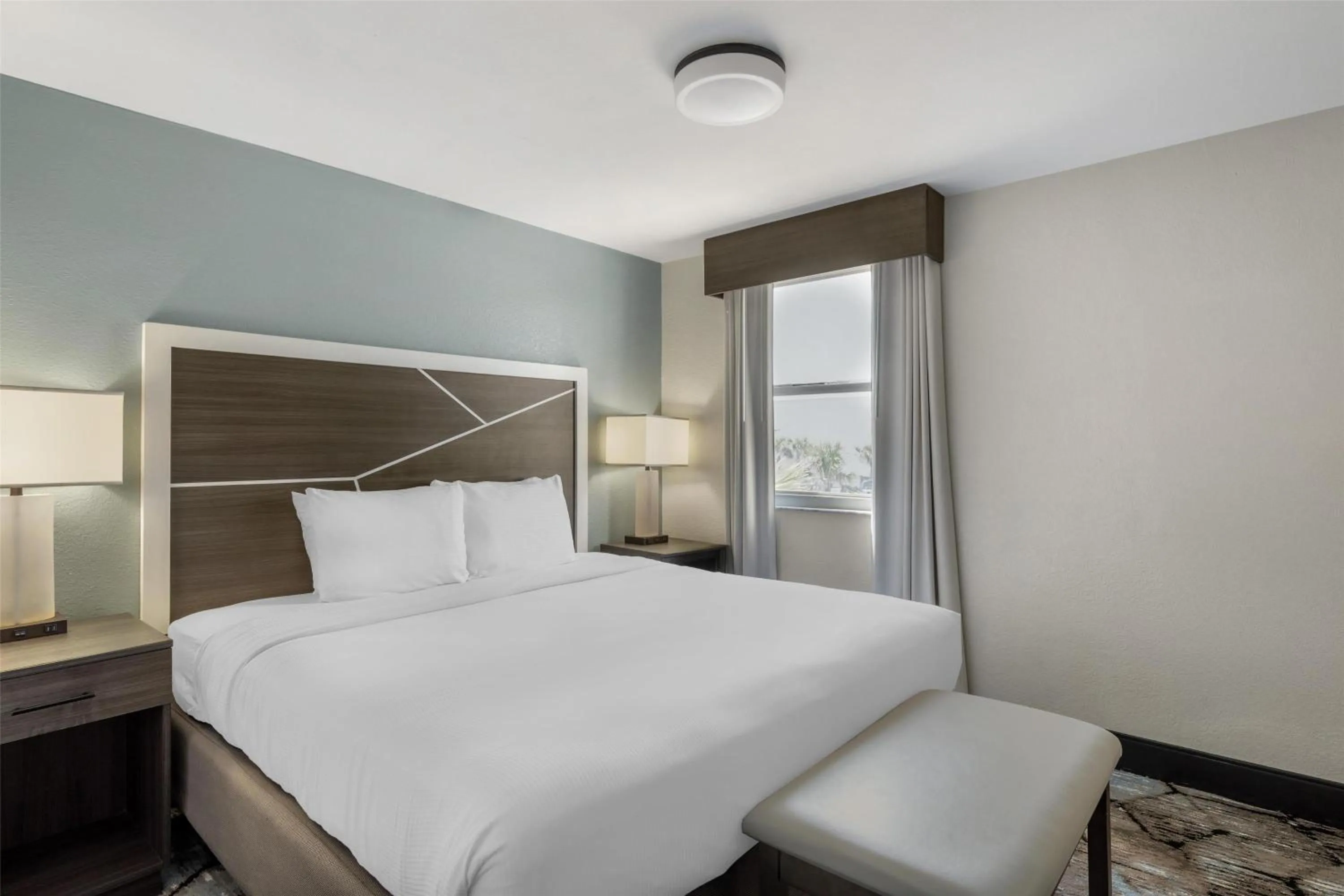 Bedroom, Bed in Best Western Plus Daytona Inn Seabreeze