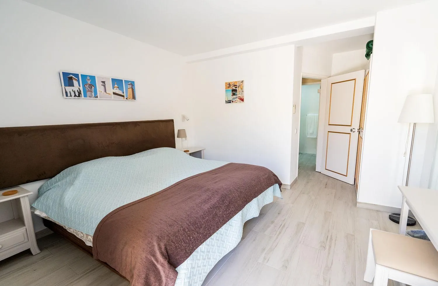 Bed in Luz Beach Apartments