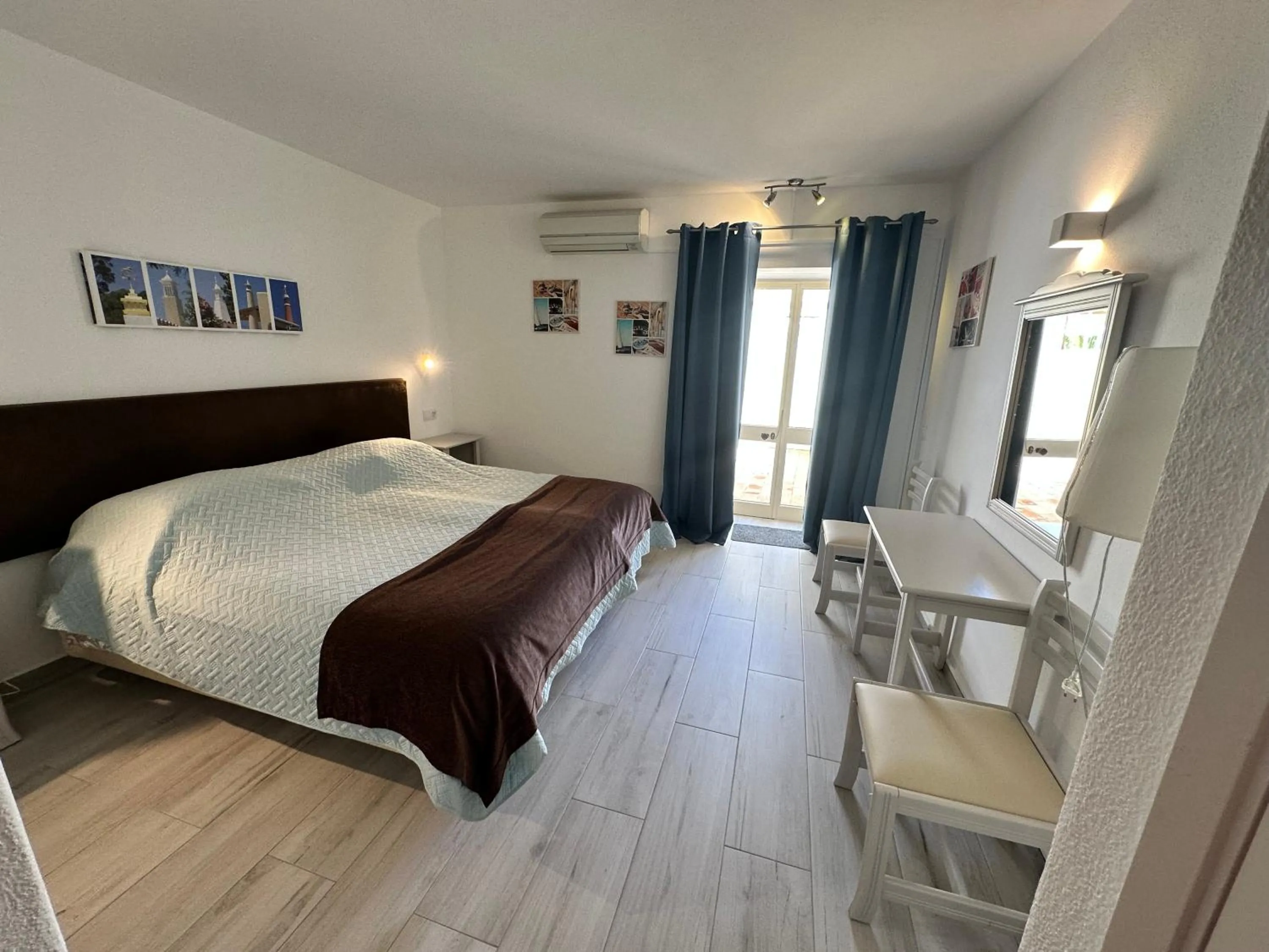 Bedroom, Bed in Luz Beach Apartments