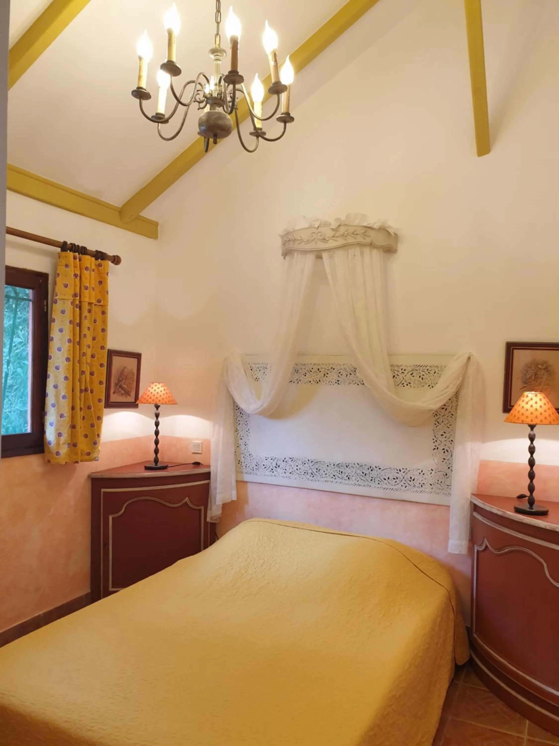 Bed in Résidence Le Home