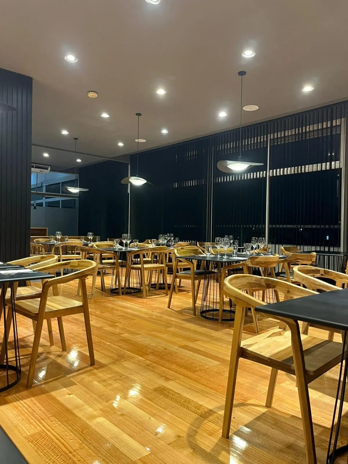 Restaurant/places to eat in Hotel Mendoza