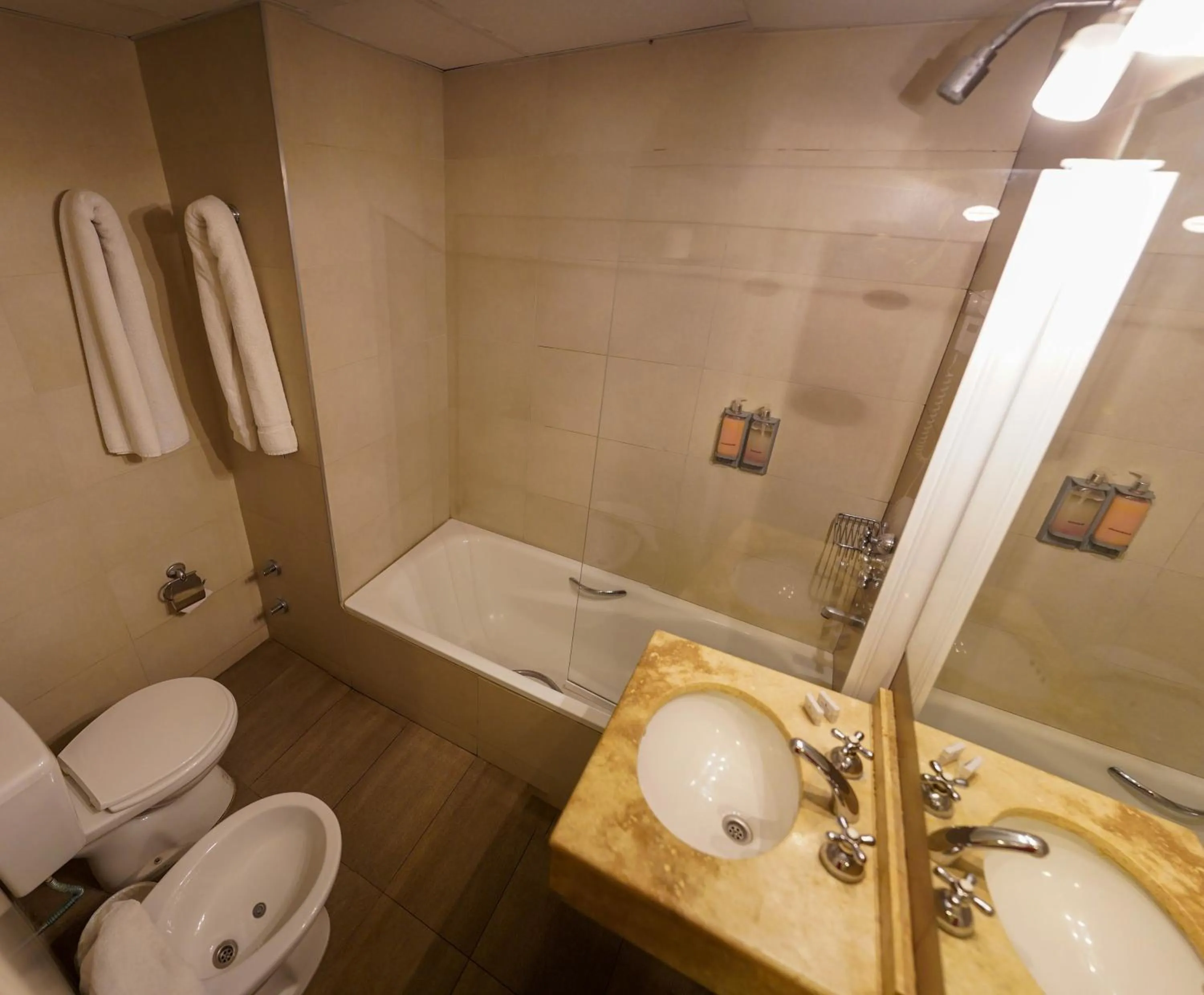 Bathroom in Hotel Mendoza