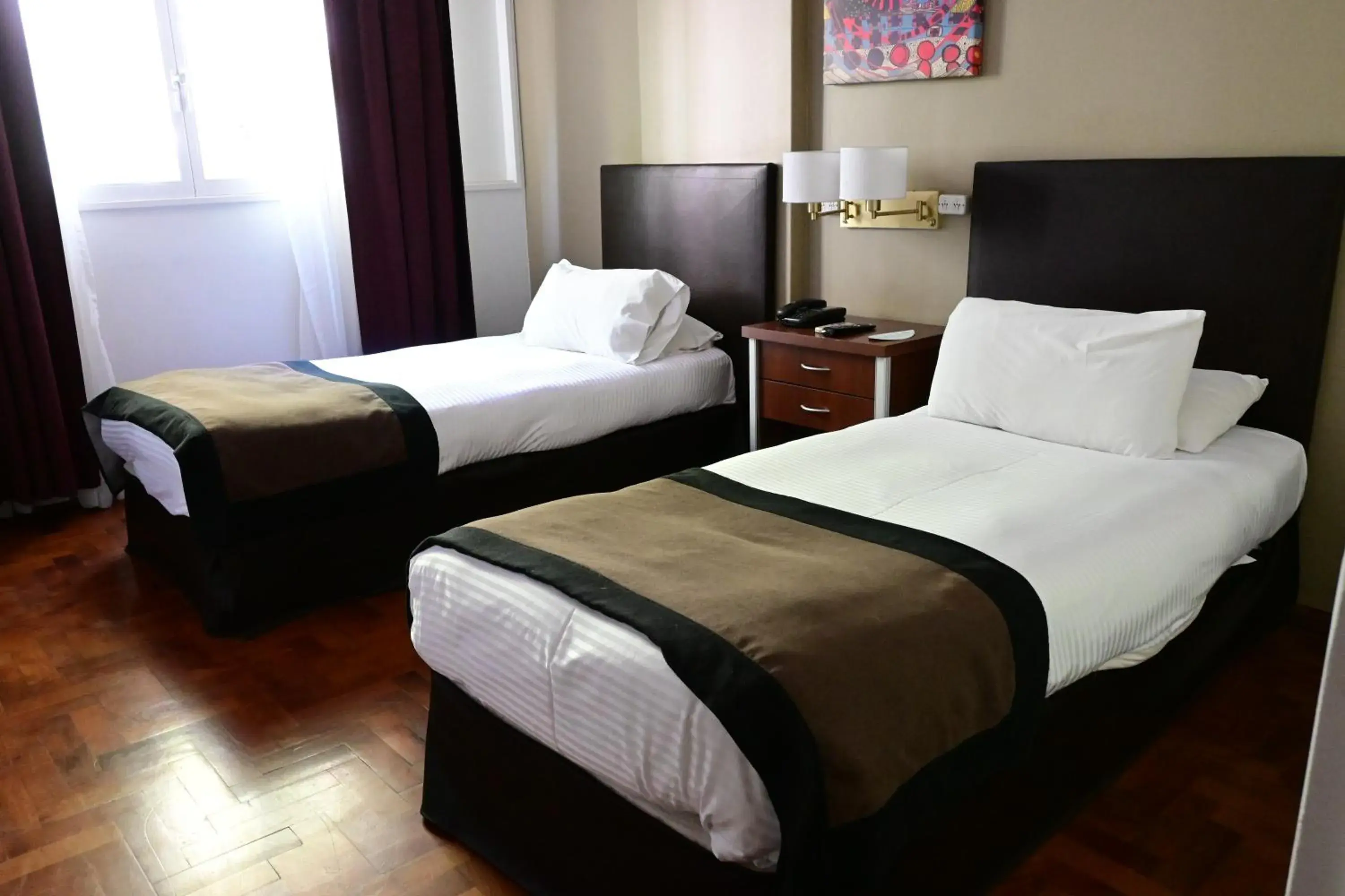 Classic Twin Room in Hotel Mendoza Classic Twin Room in Hotel Mendoza