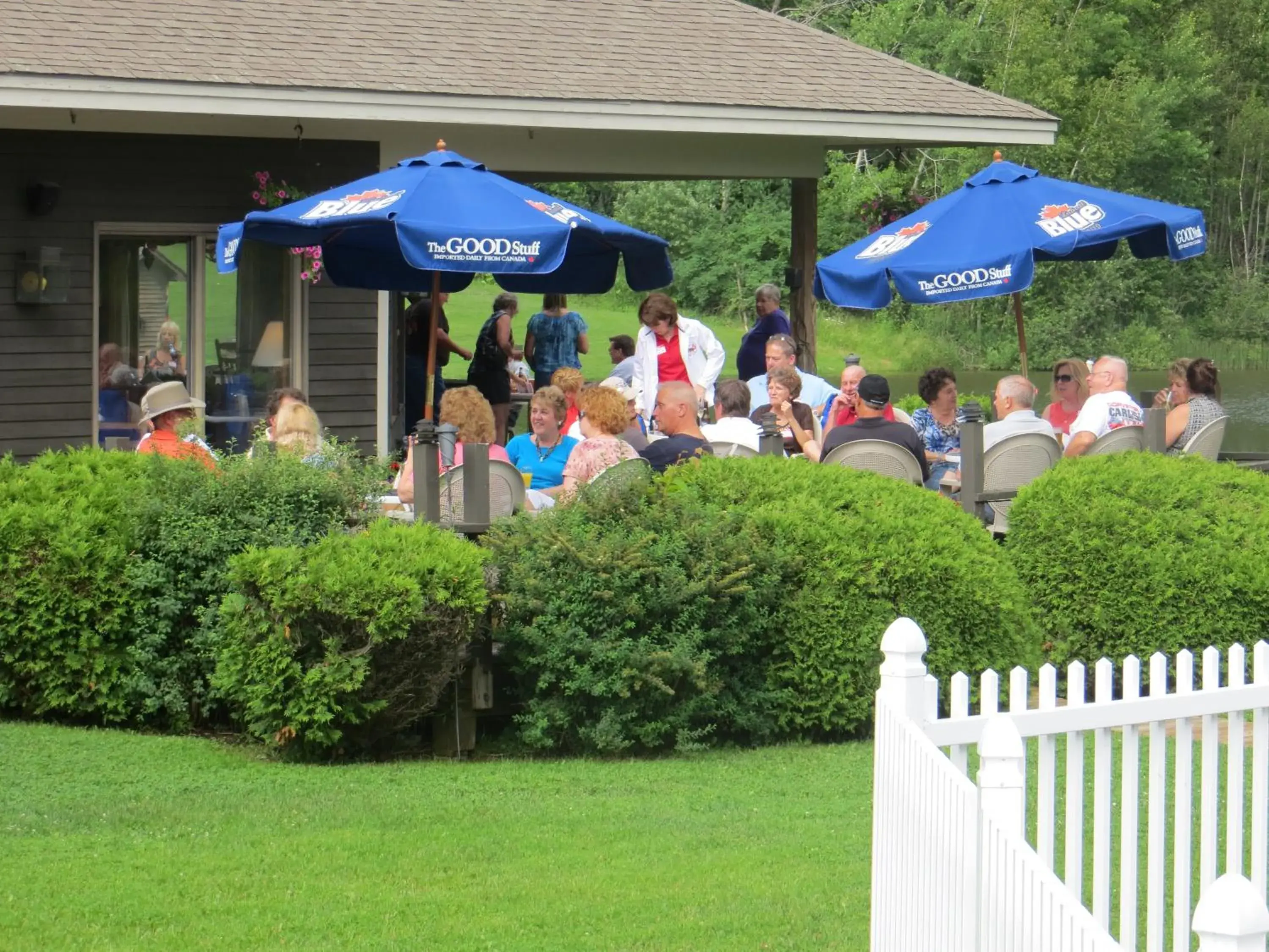 Restaurant/places to eat in Commodores Inn Restaurant/places to eat in Commodores Inn