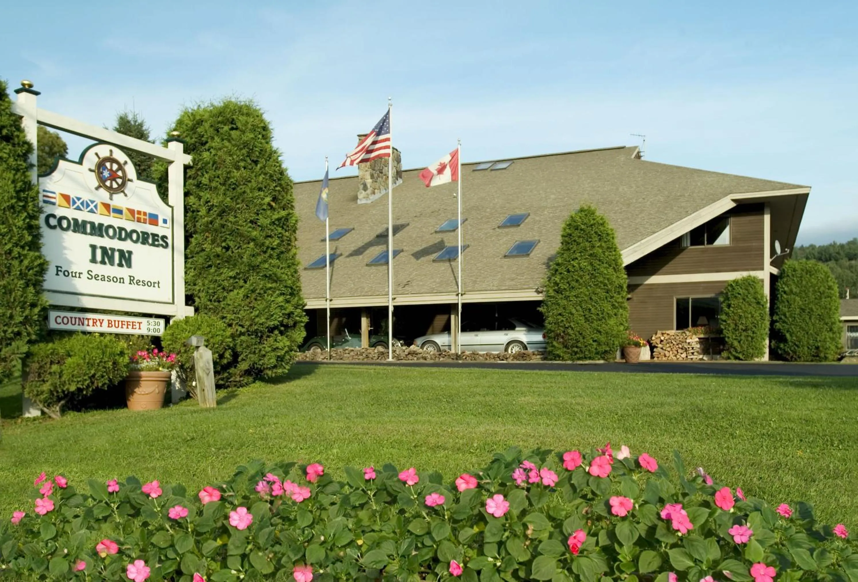 Property building in Commodores Inn