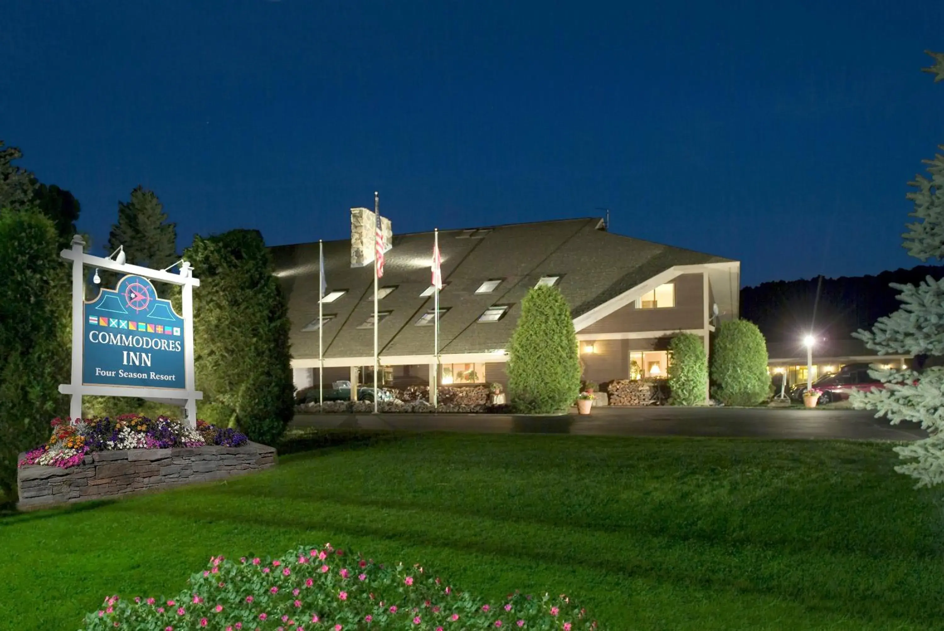 Property building in Commodores Inn Property building in Commodores Inn