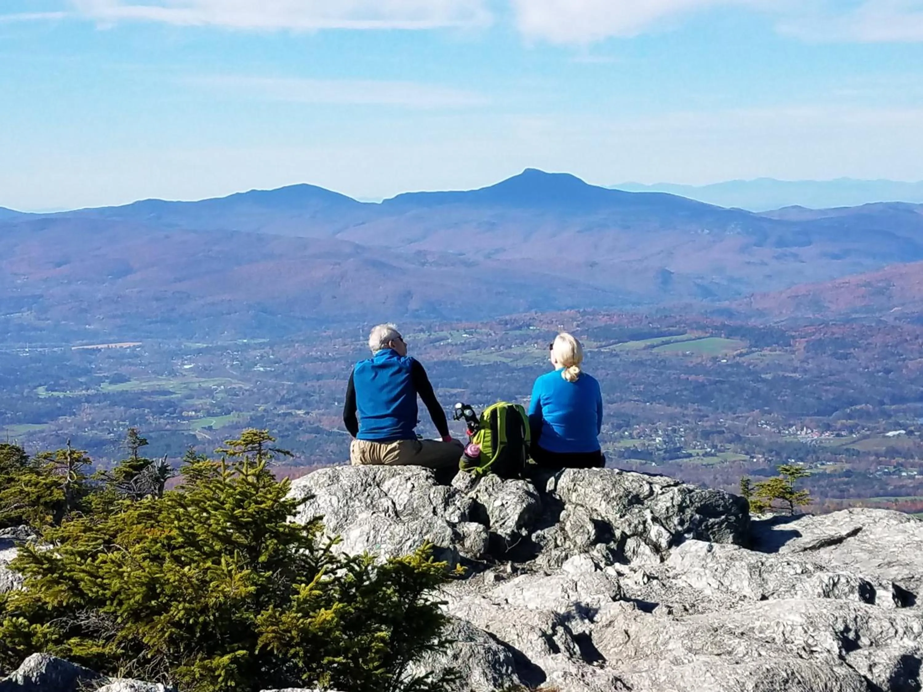 Hiking in Commodores Inn