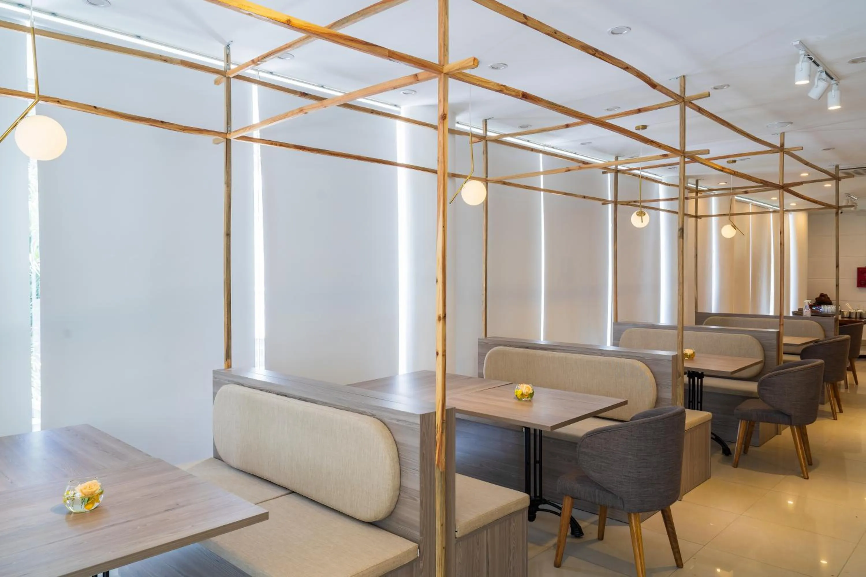 Restaurant/places to eat in Rosaleen Boutique Hotel