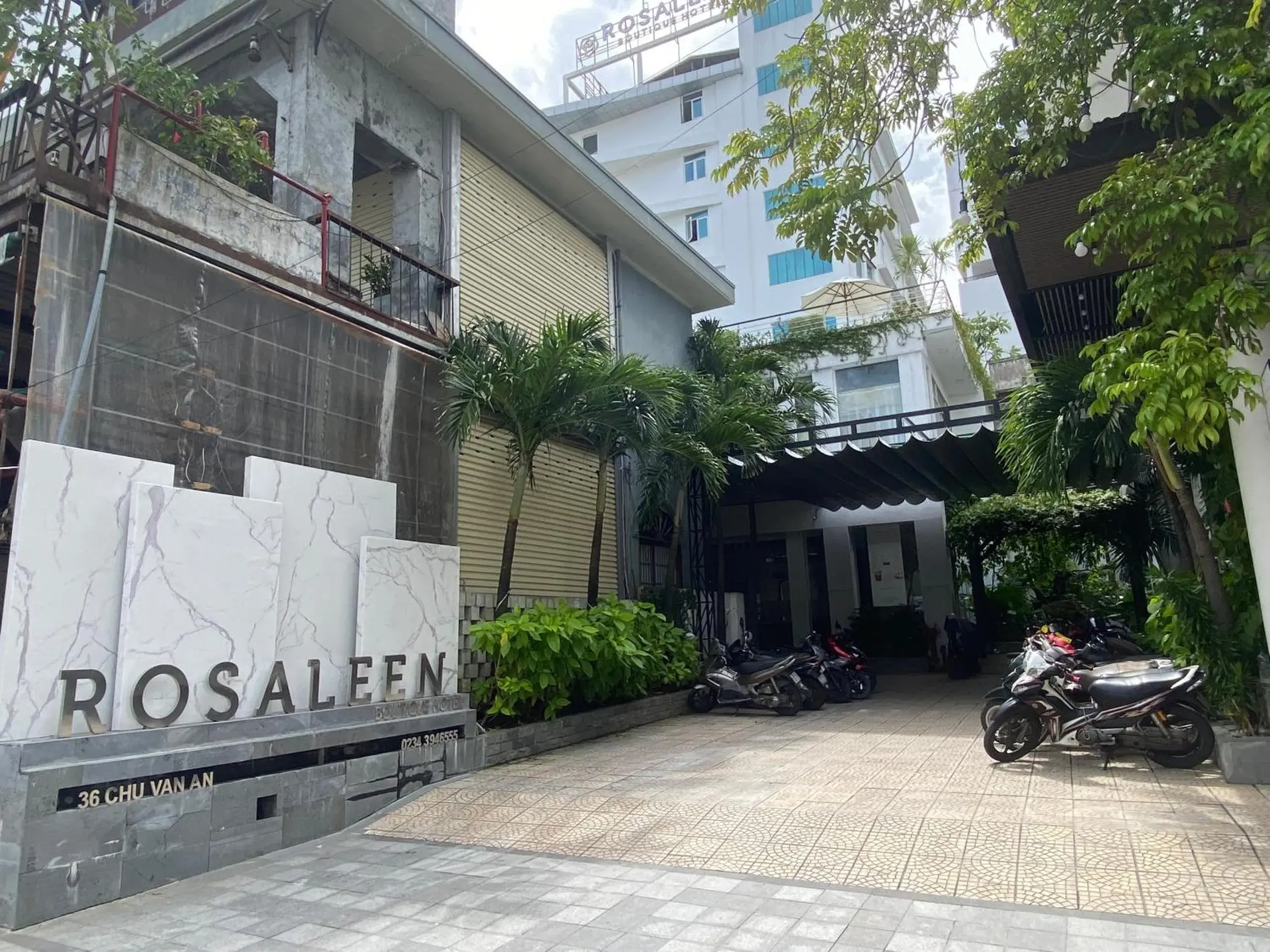 Property building in Rosaleen Boutique Hotel Property building in Rosaleen Boutique Hotel