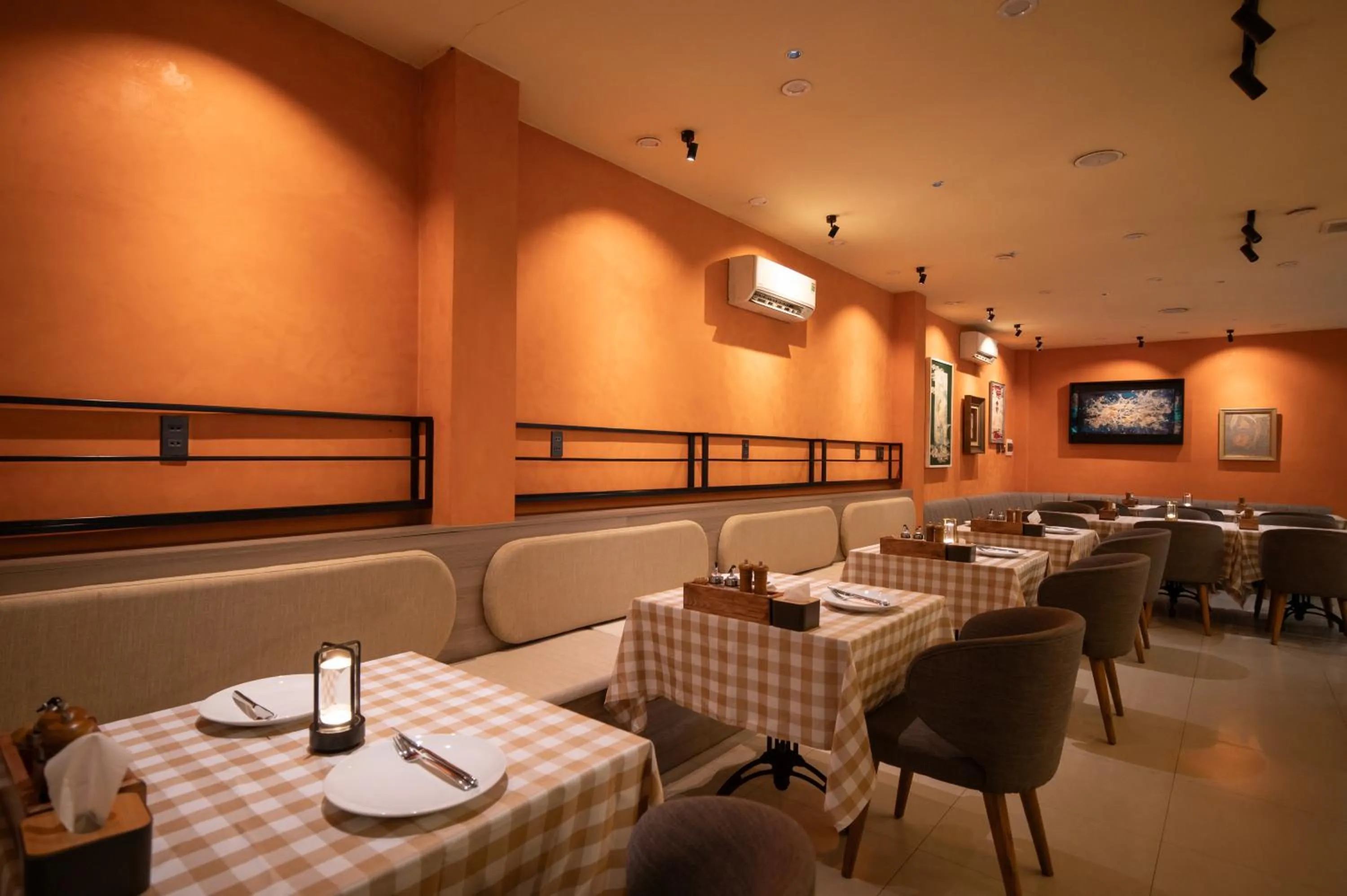 Restaurant/places to eat in Rosaleen Boutique Hotel