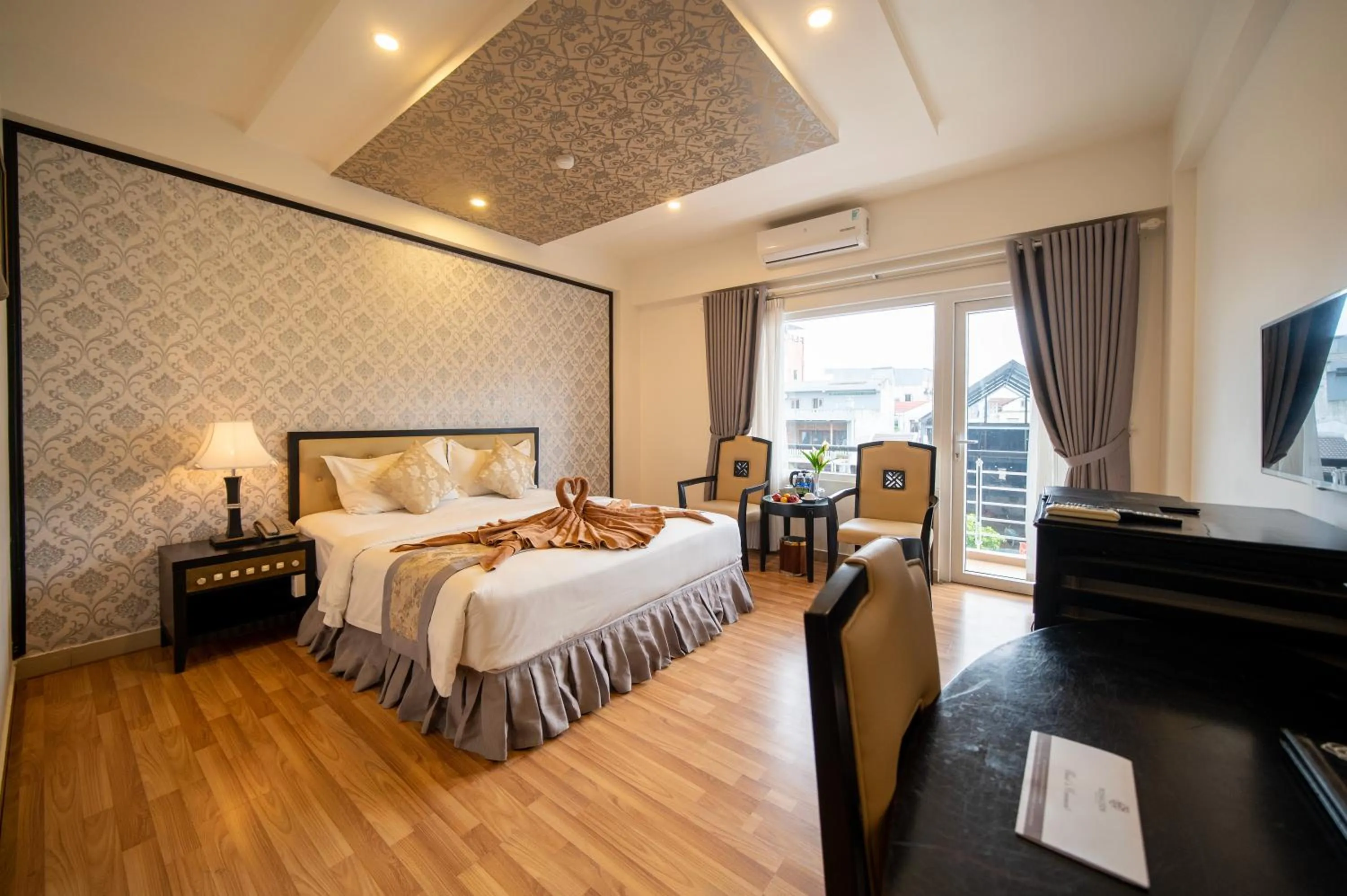 Bed in Rosaleen Boutique Hotel