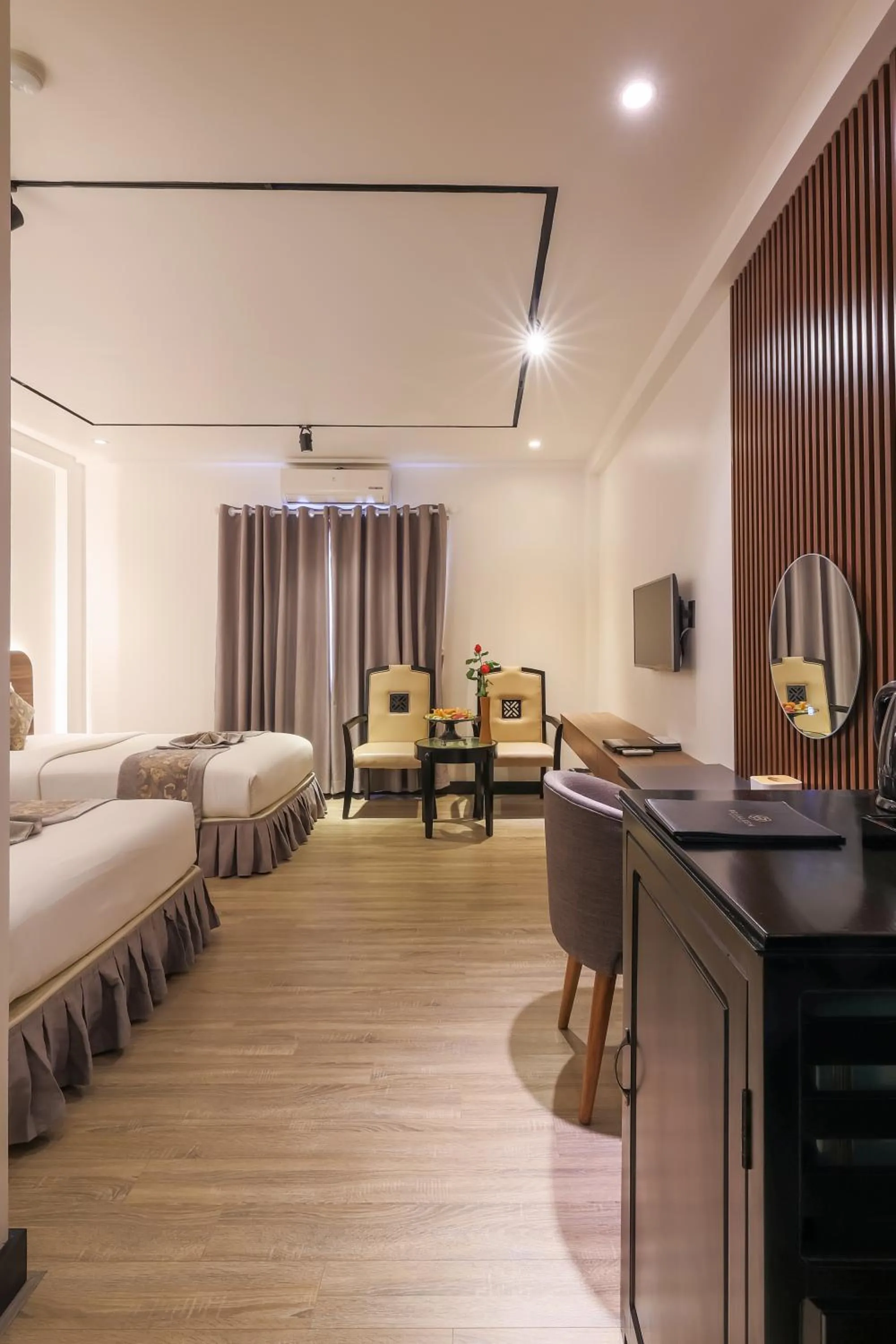 TV and multimedia, Bed in Rosaleen Boutique Hotel