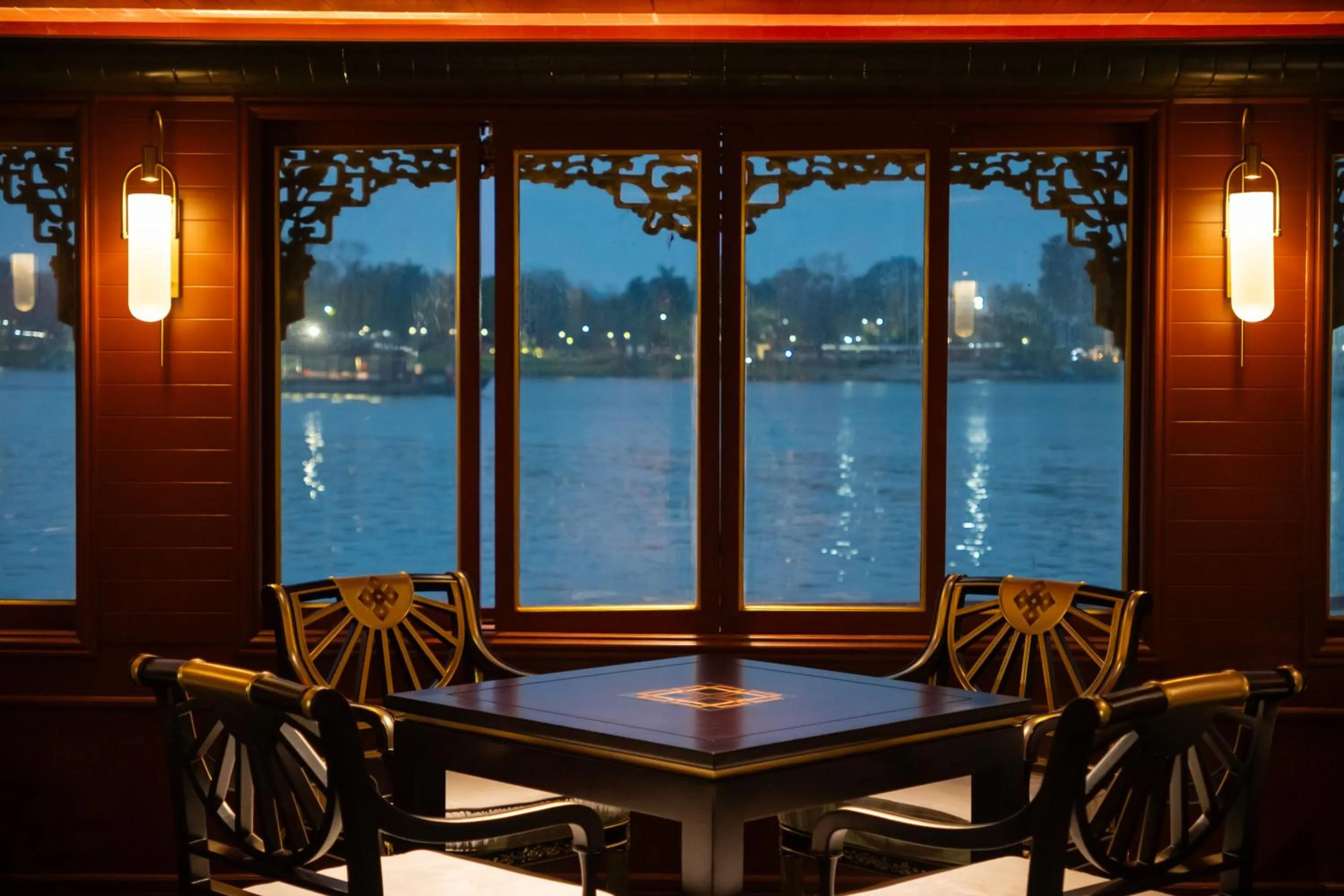 Restaurant/places to eat in Rosaleen Boutique Hotel