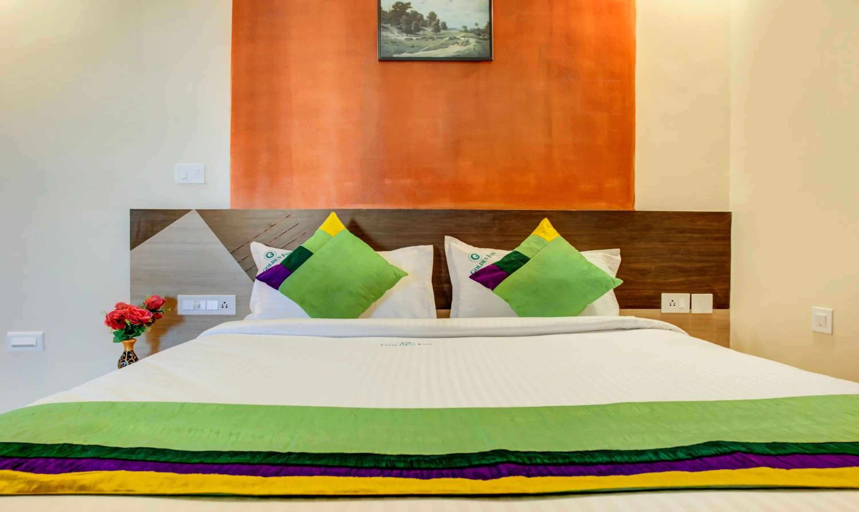 Bedroom, Bed in Treebo Golden Inn, 700 Mtrs From Promenade Beach