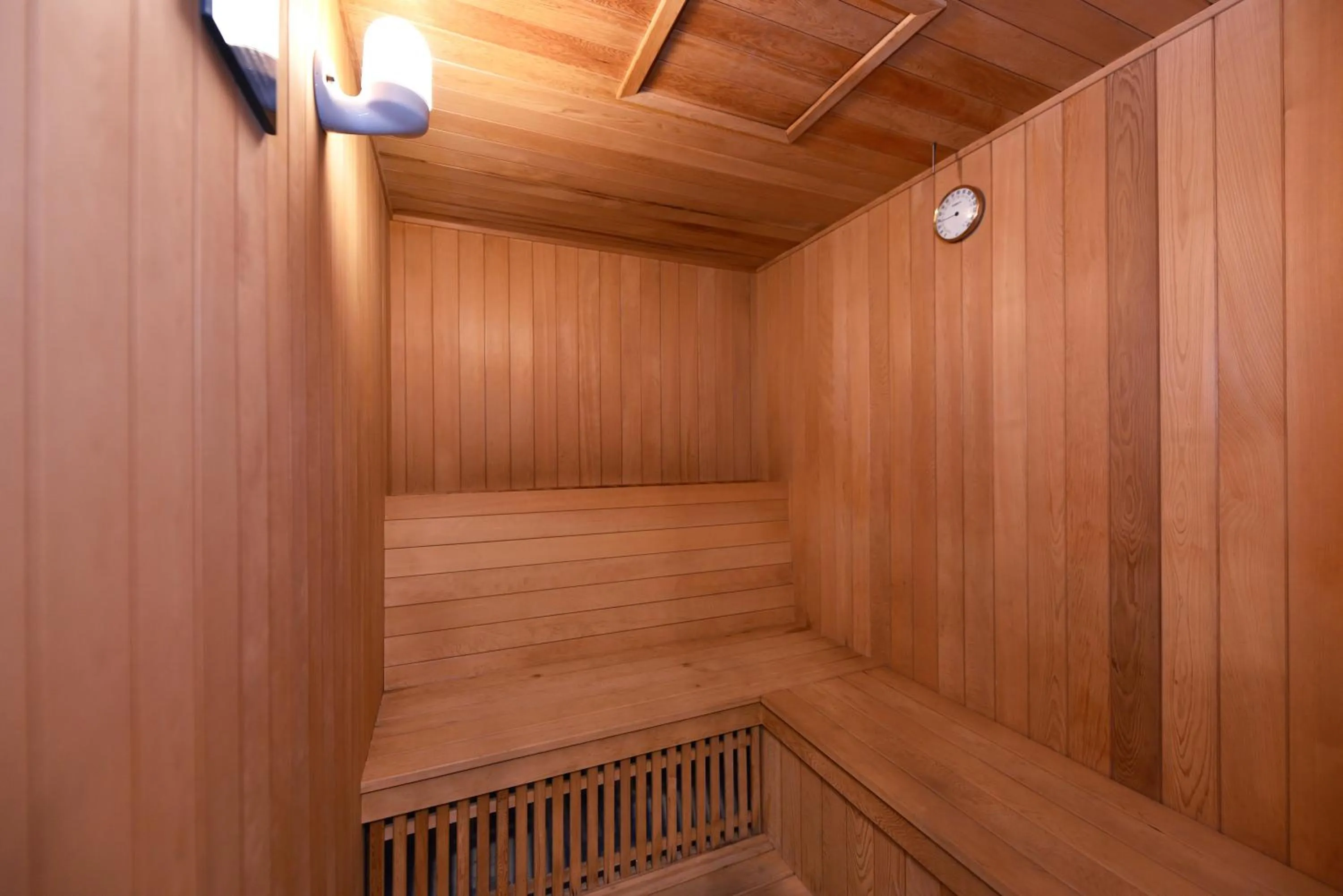Sauna in Fullon Poshtel - Linkou