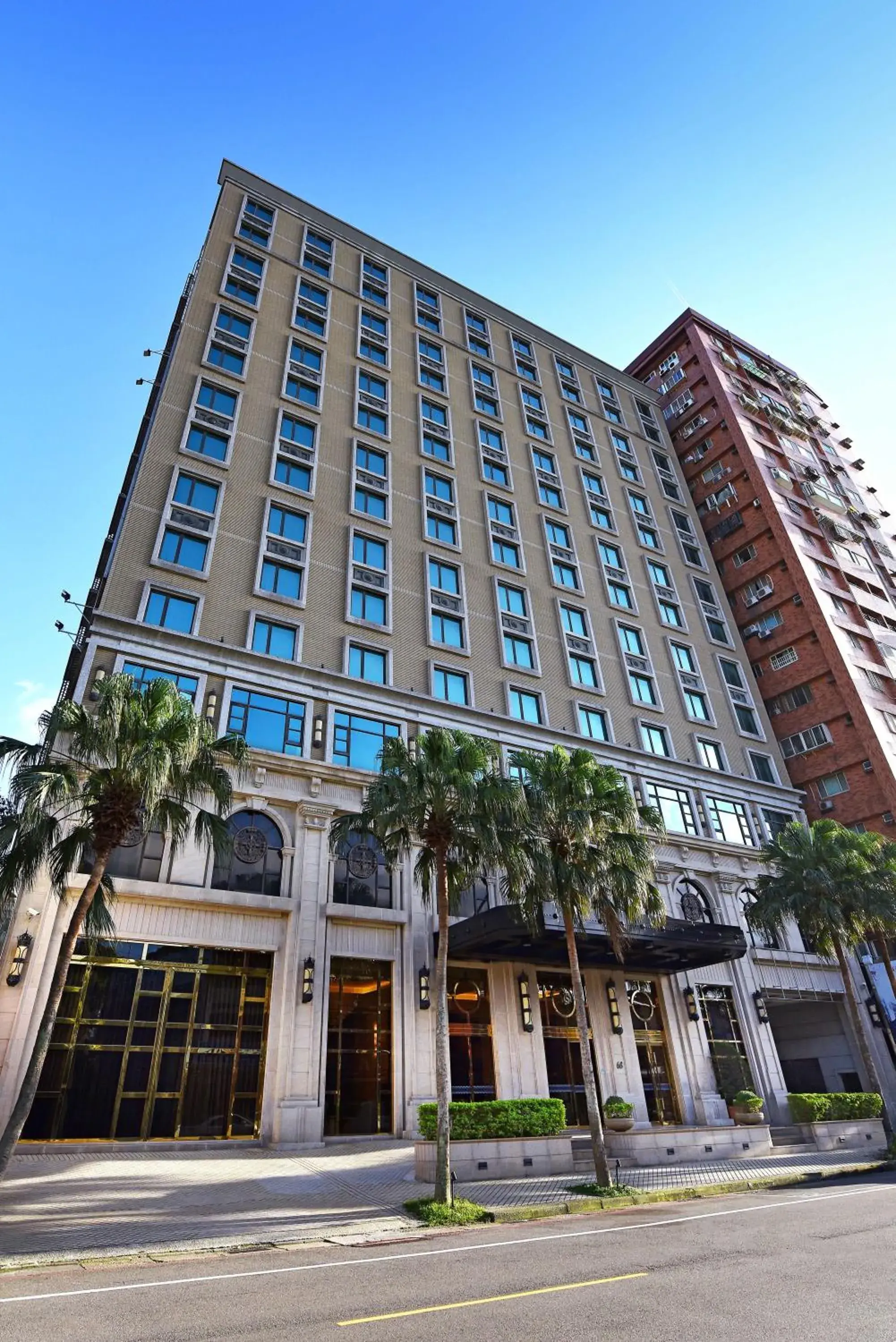 Property building in Fullon Poshtel - Linkou Property building in Fullon Poshtel - Linkou