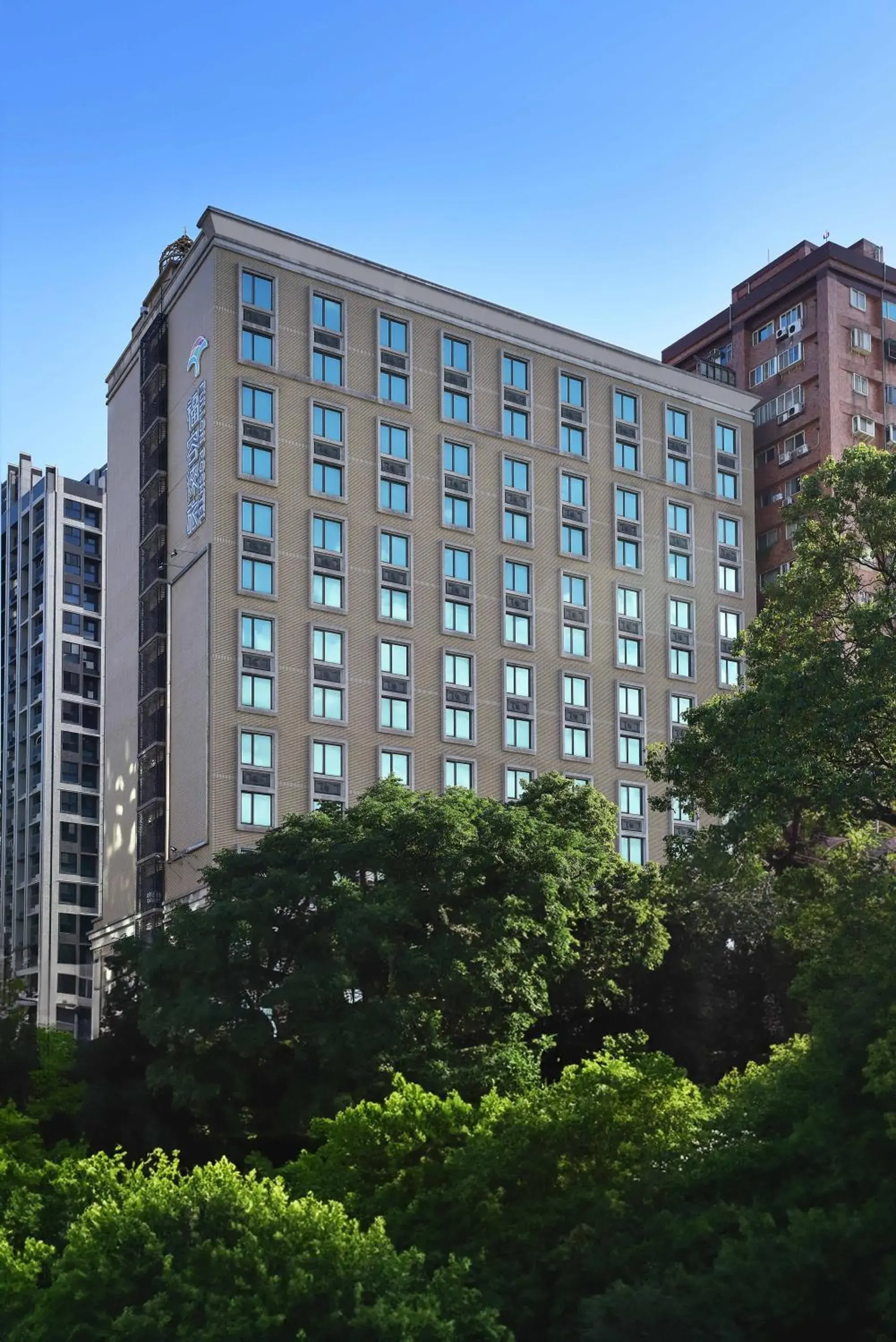 Property building in Fullon Poshtel - Linkou Property building in Fullon Poshtel - Linkou