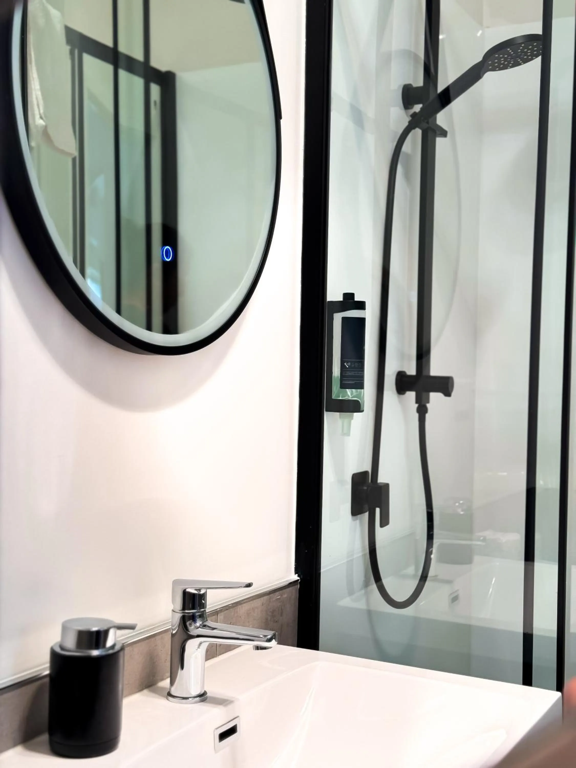 Shower in Avalon Resort