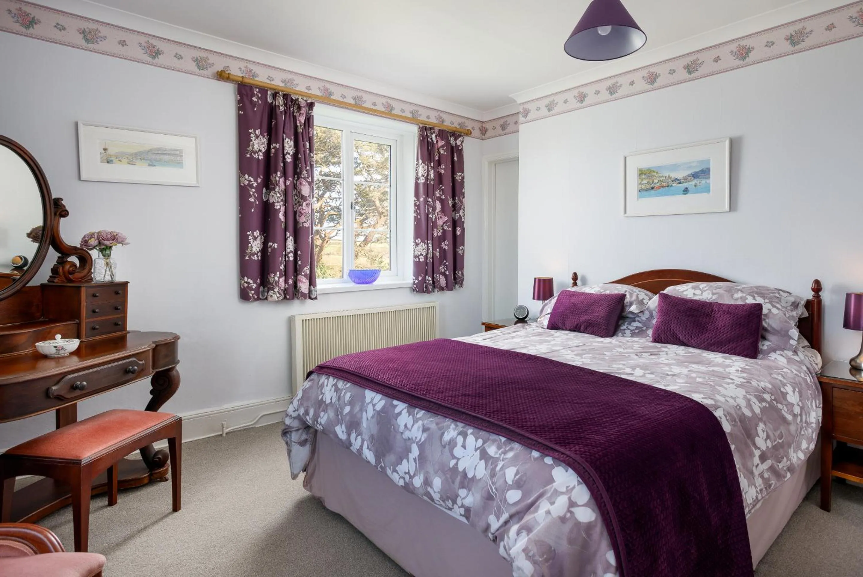 Bedroom, Bed in Bucklawren Farm