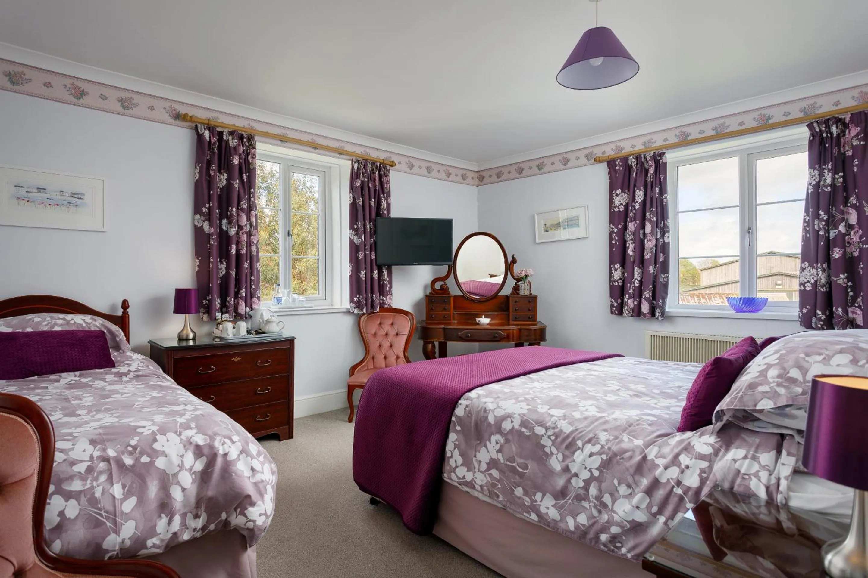 Bedroom, Bed in Bucklawren Farm