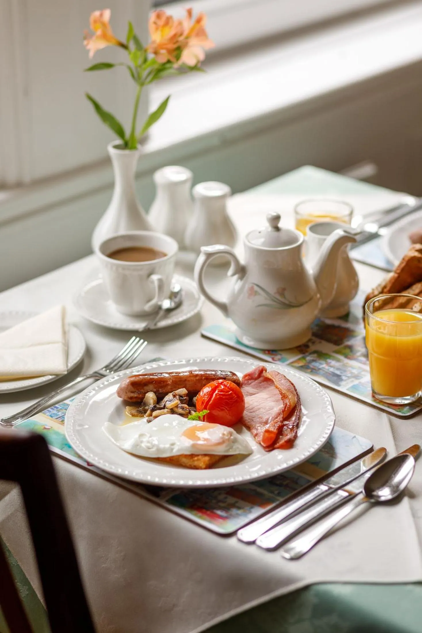 Breakfast in Bucklawren Farm
