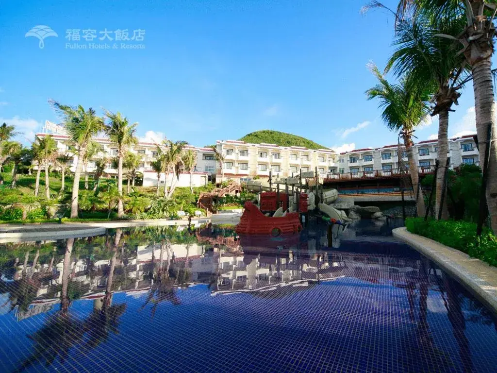 Swimming pool in Fullon Resort Kending Swimming pool in Fullon Resort Kending