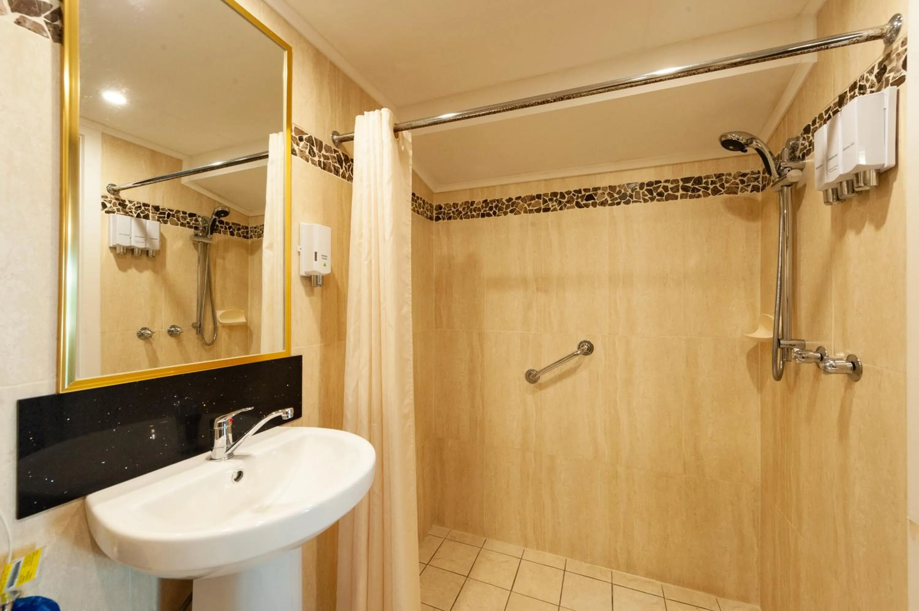 Albury Georgian Motel & Suites