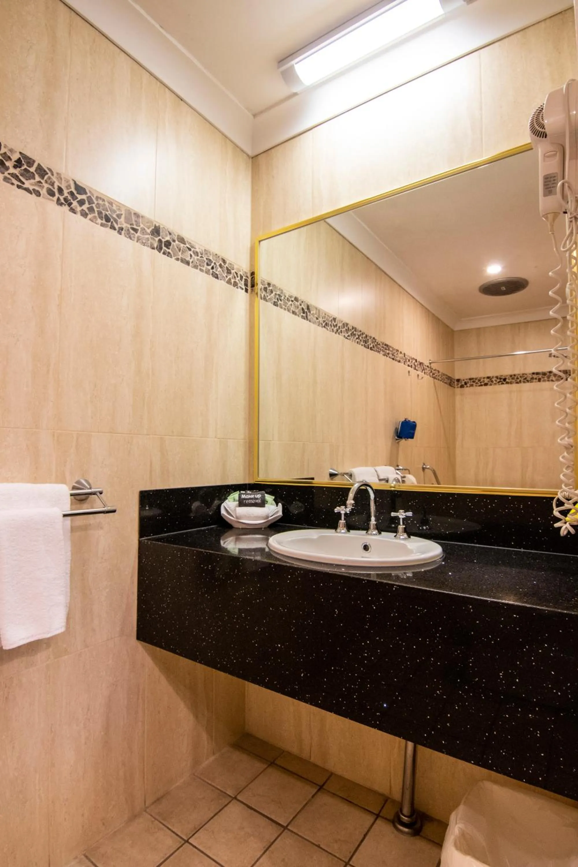 Albury Georgian Motel & Suites