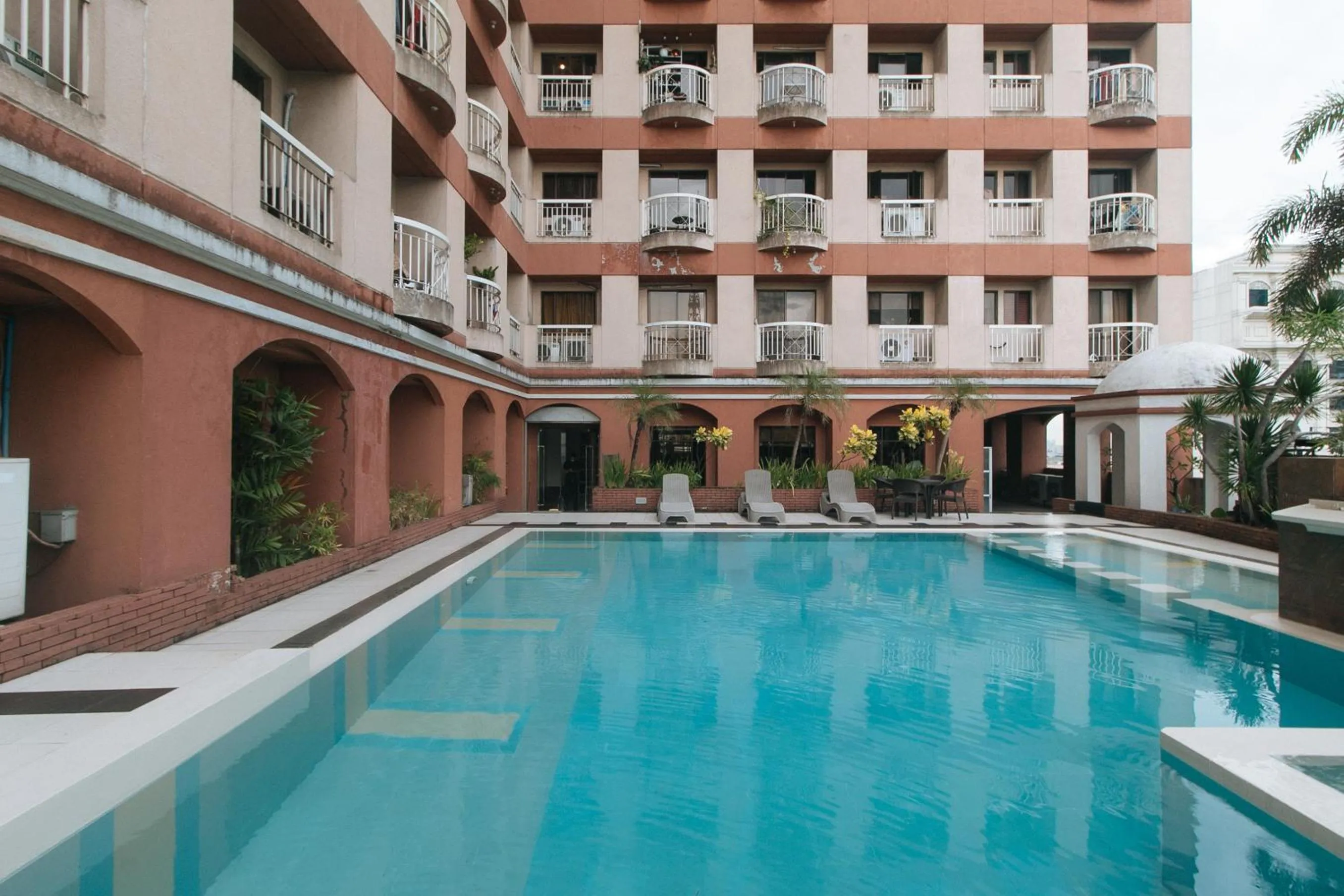 Swimming pool in Torre Venezia Suites