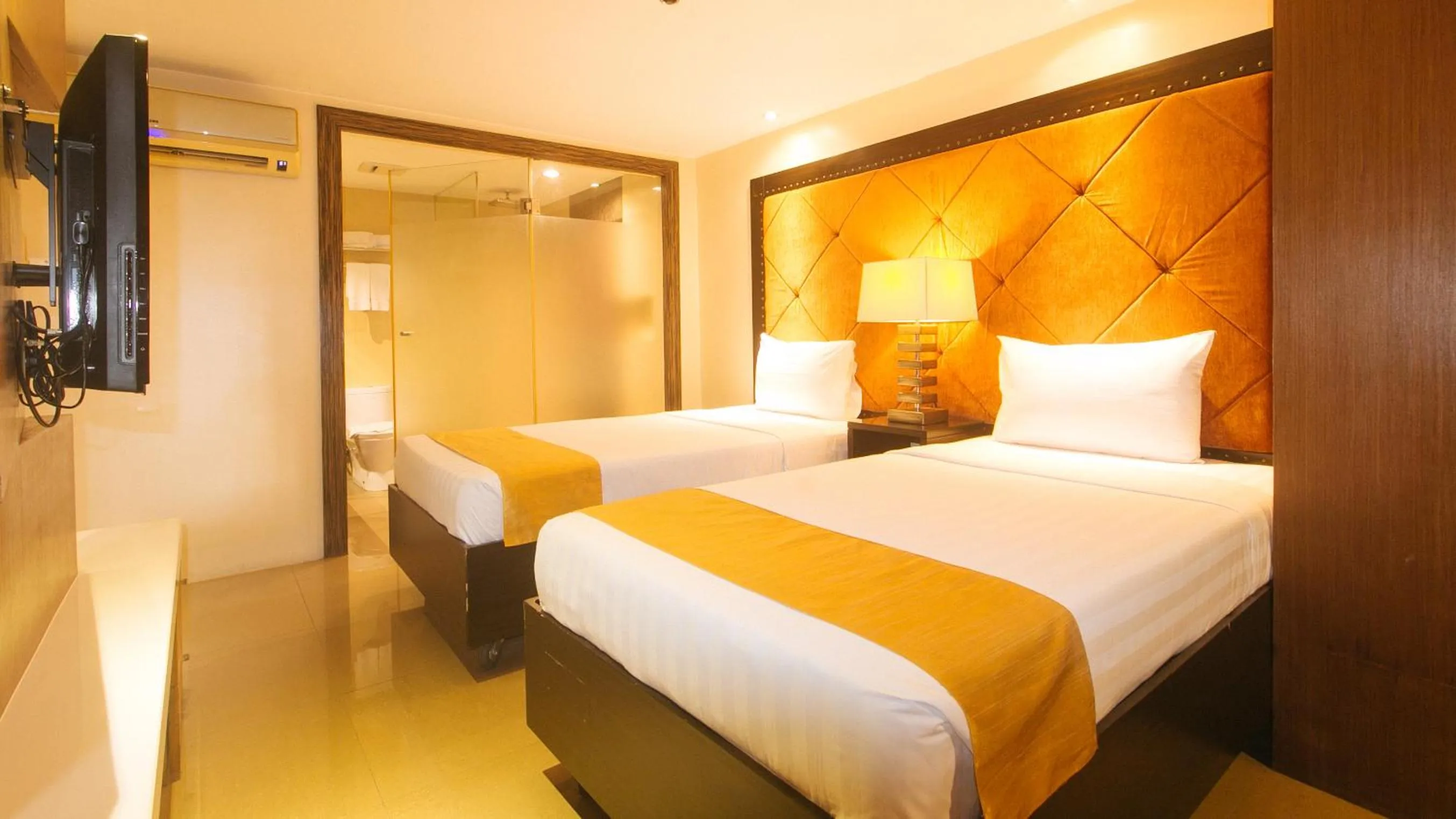 TV and multimedia, Bed in Torre Venezia Suites