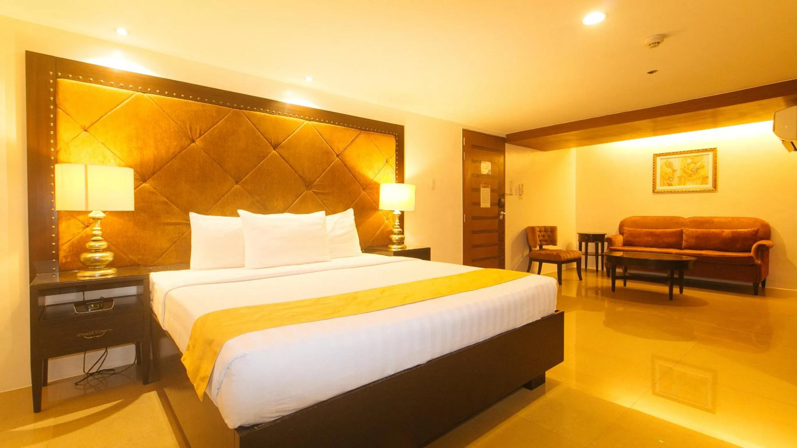 Bed in Torre Venezia Suites