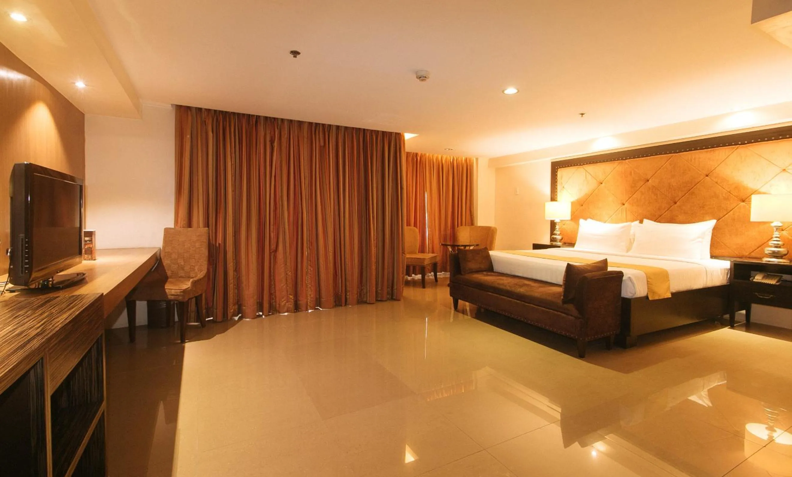 TV and multimedia, Bed in Torre Venezia Suites