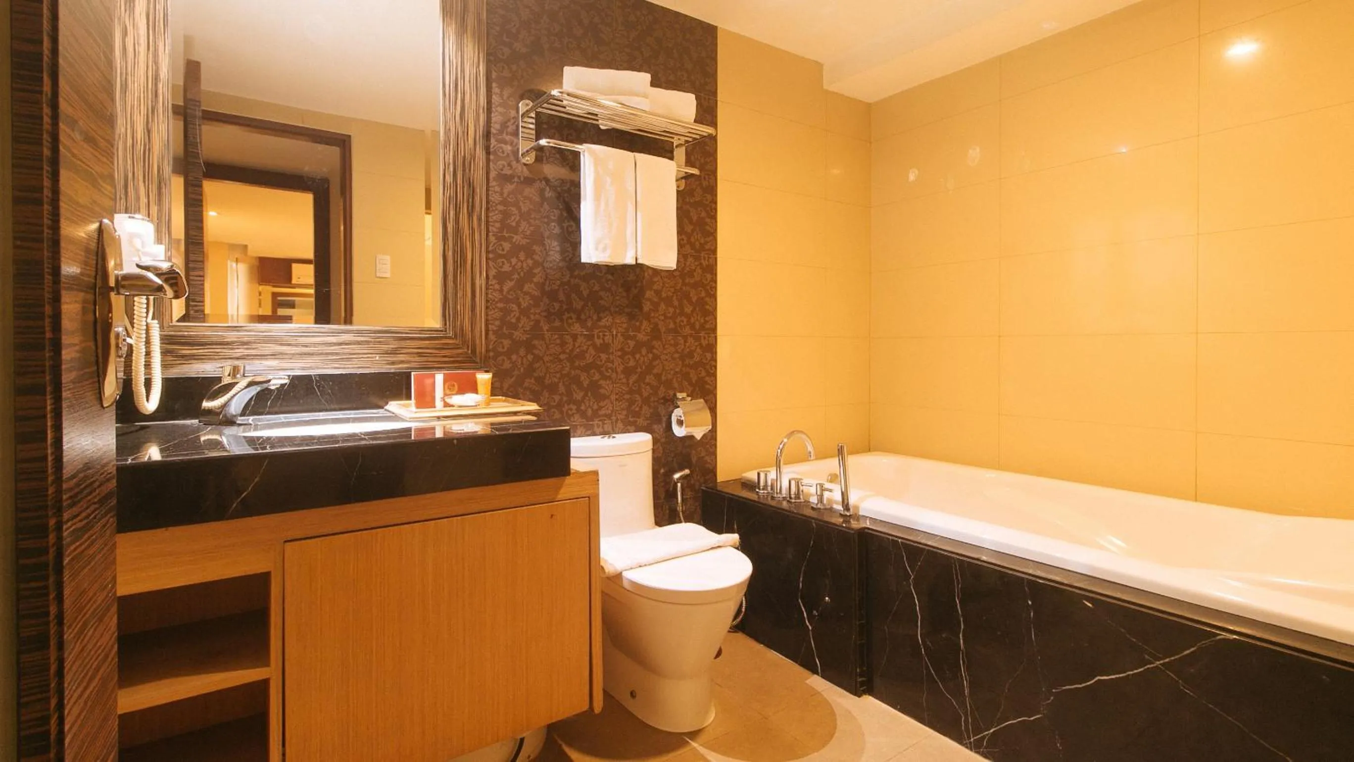 Toilet in Torre Venezia Suites