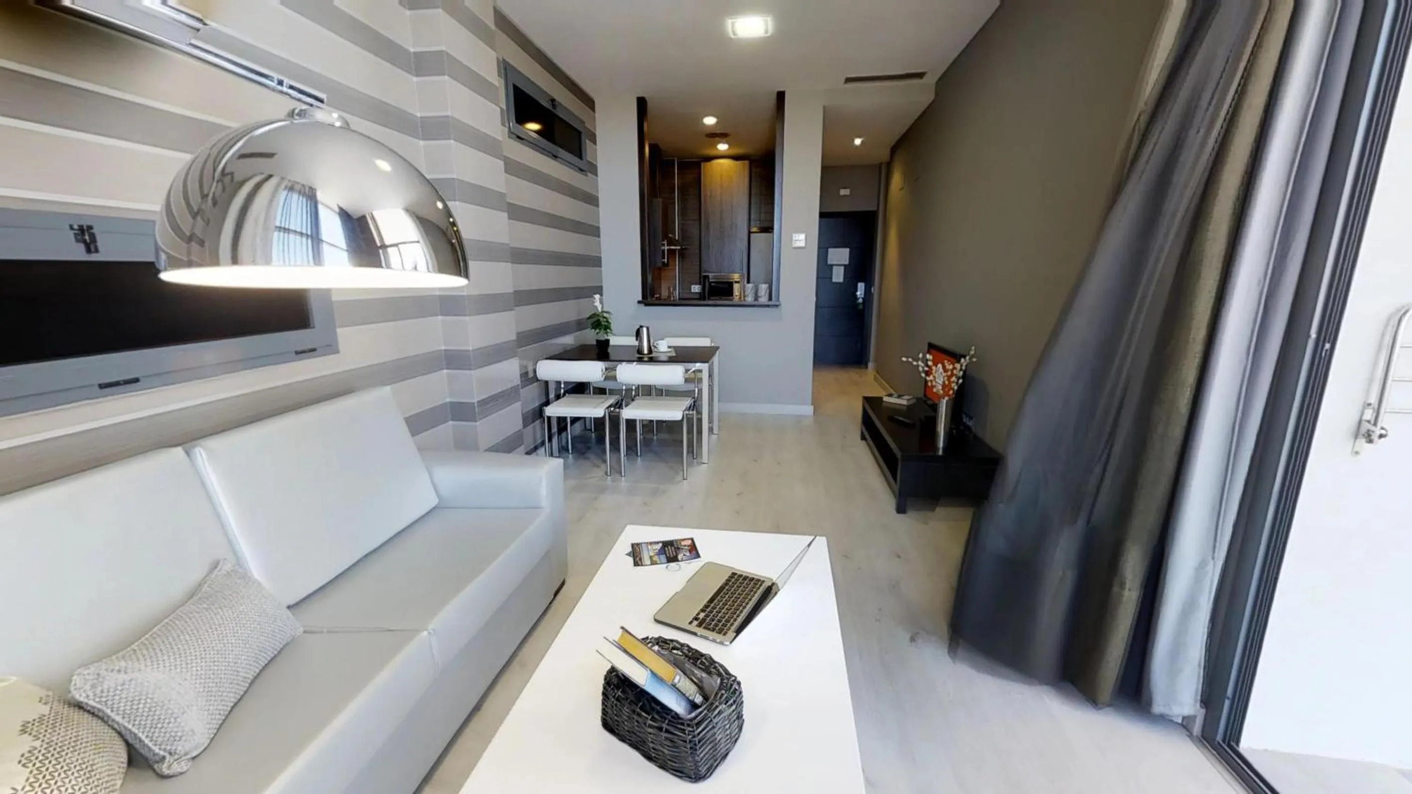 Dining area in Leo Deluxe Punta Umbría