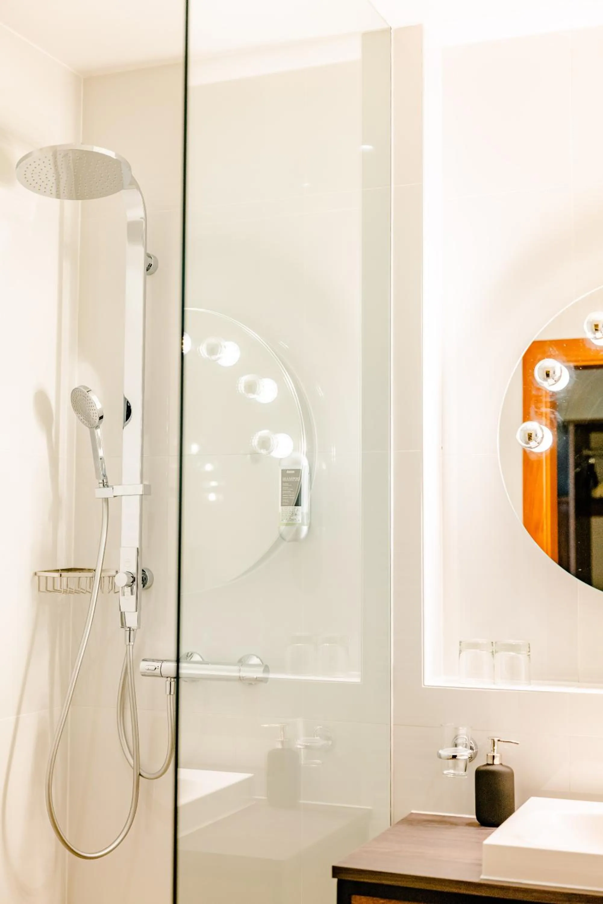 Shower in Hotel Eitljörg