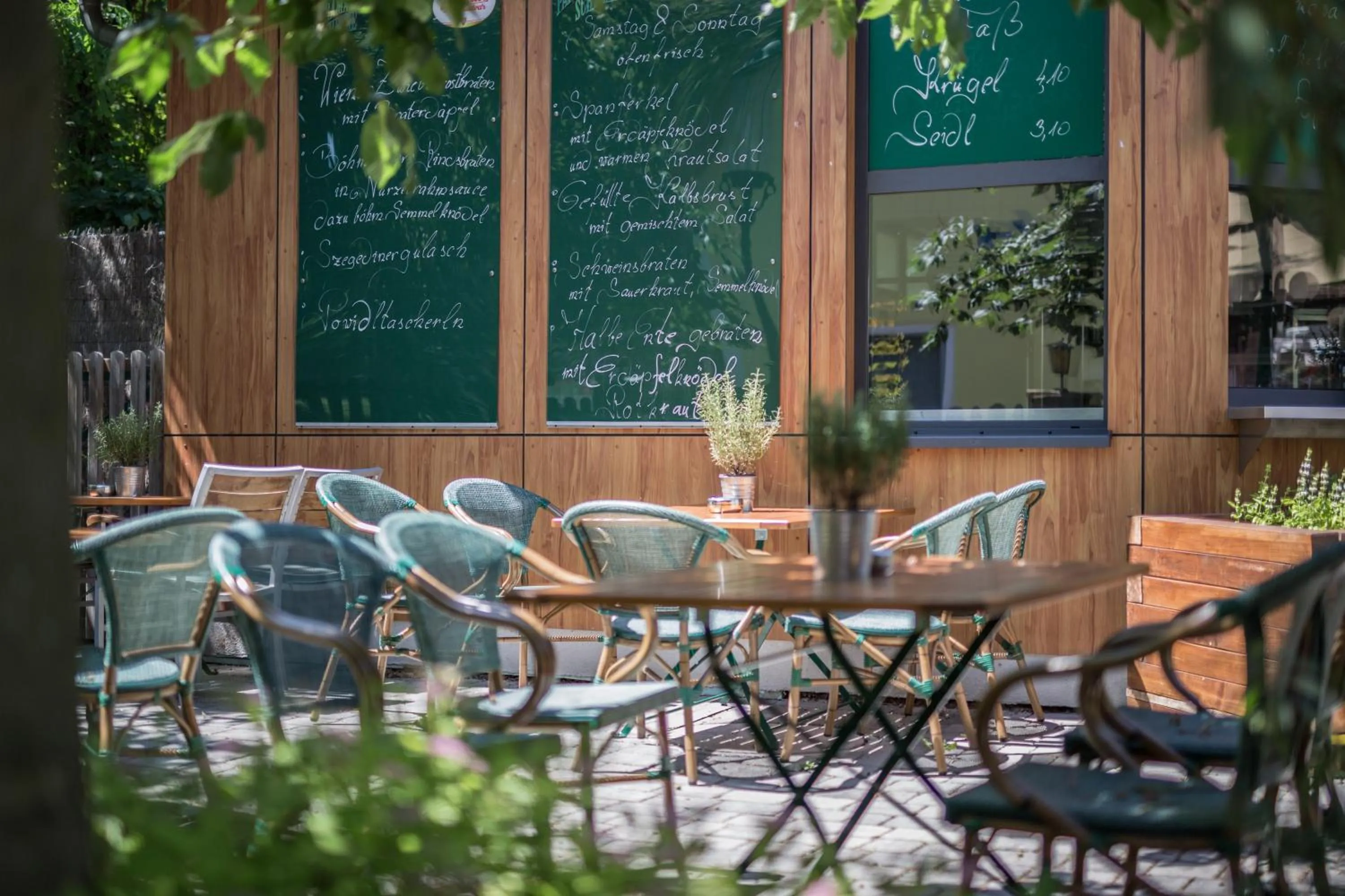 Restaurant/places to eat in Hotel Eitljörg