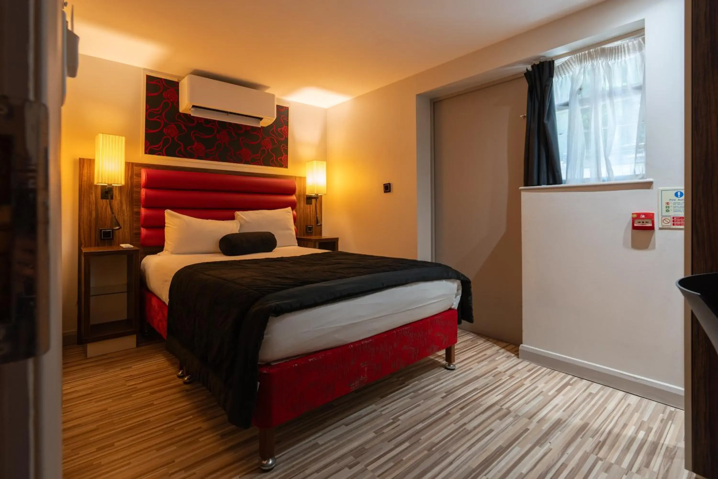 air conditioner, Bed in Simply Rooms & Suites air conditioner, Bed in Simply Rooms & Suites