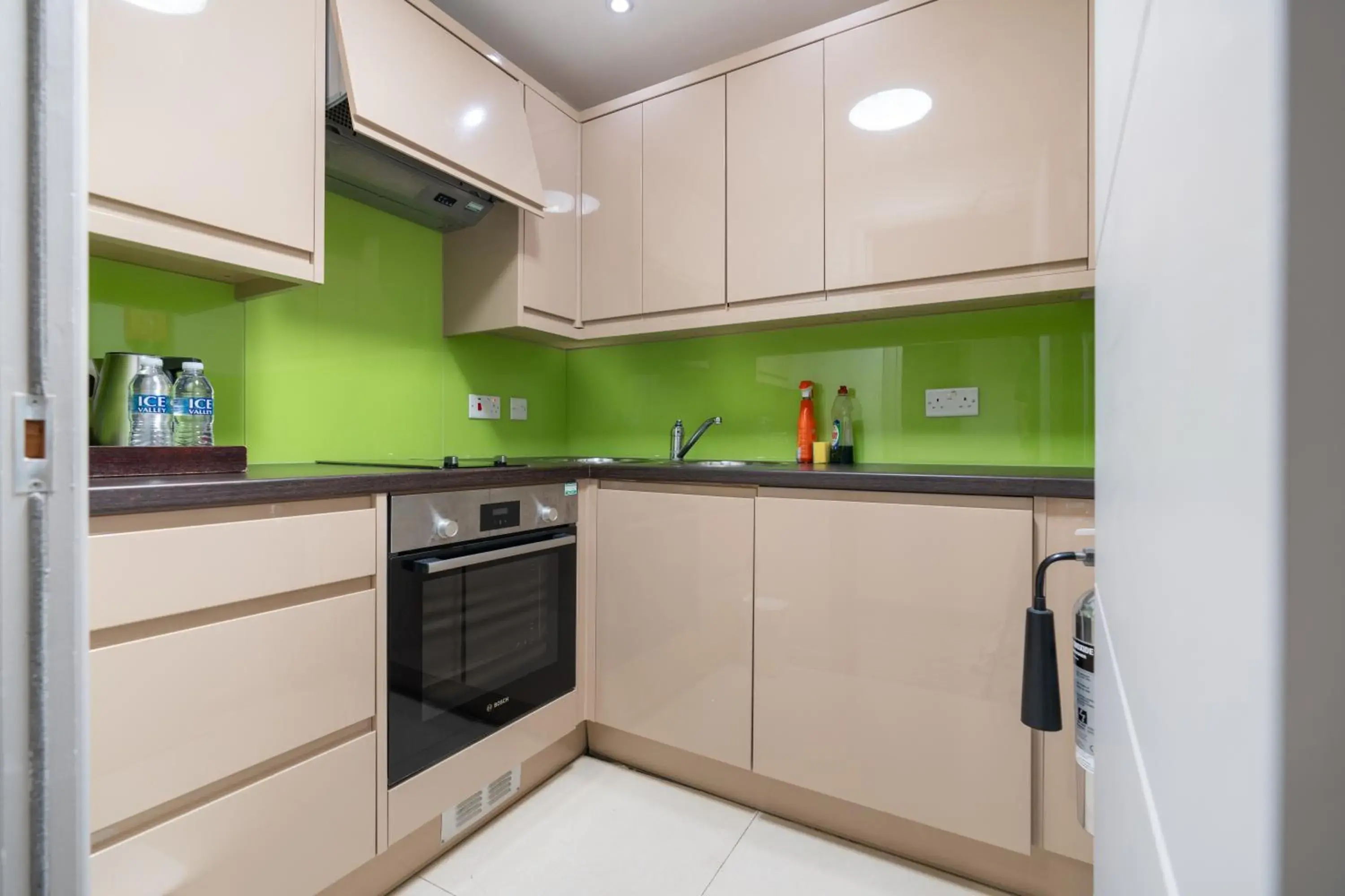 Luxury Studio Suite in Simply Rooms & Suites Luxury Studio Suite in Simply Rooms & Suites