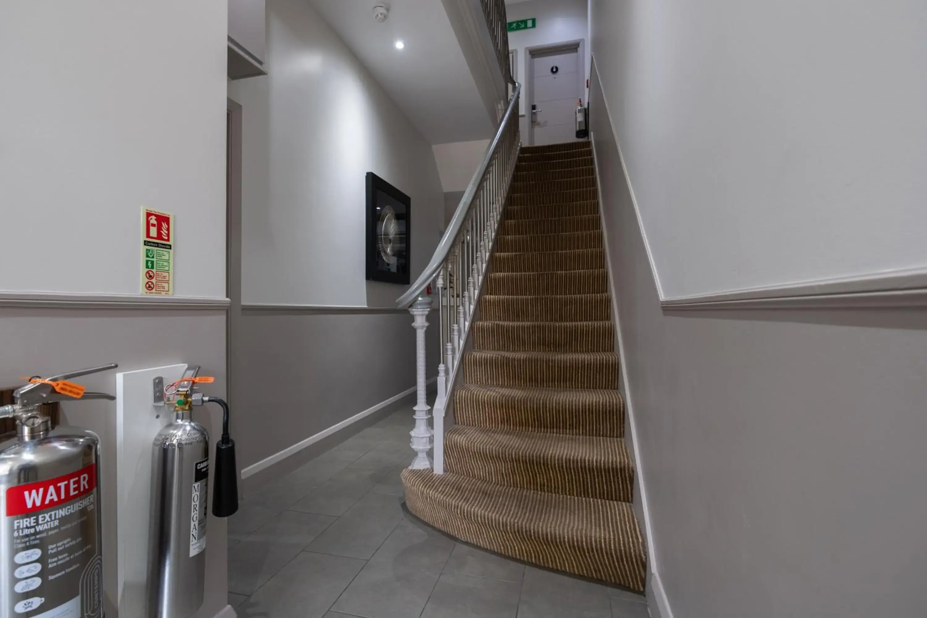 Property building in Simply Rooms & Suites Property building in Simply Rooms & Suites