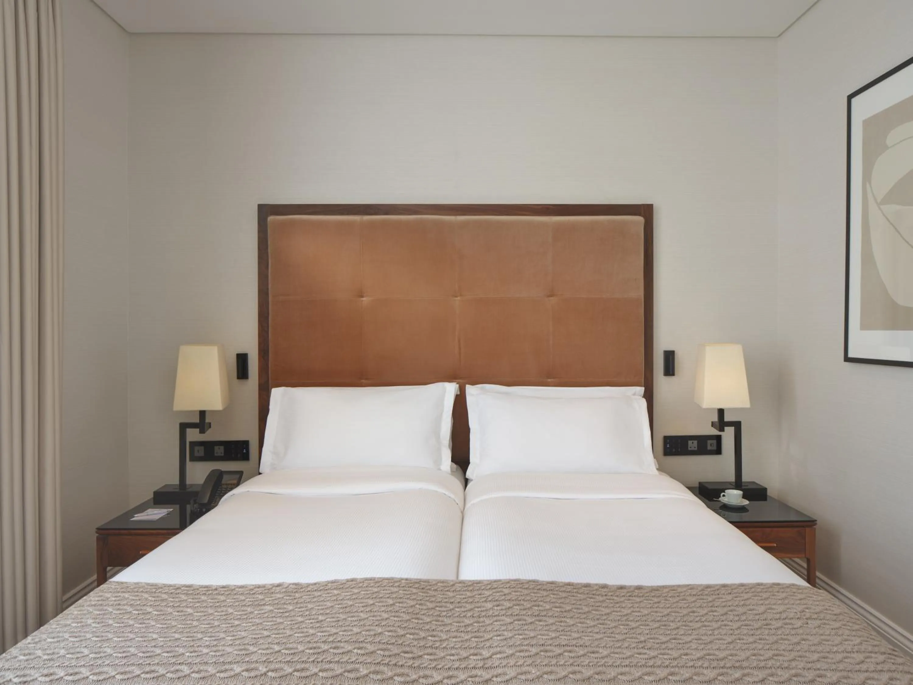 Bedroom, Bed in The Queens Gate Hotel