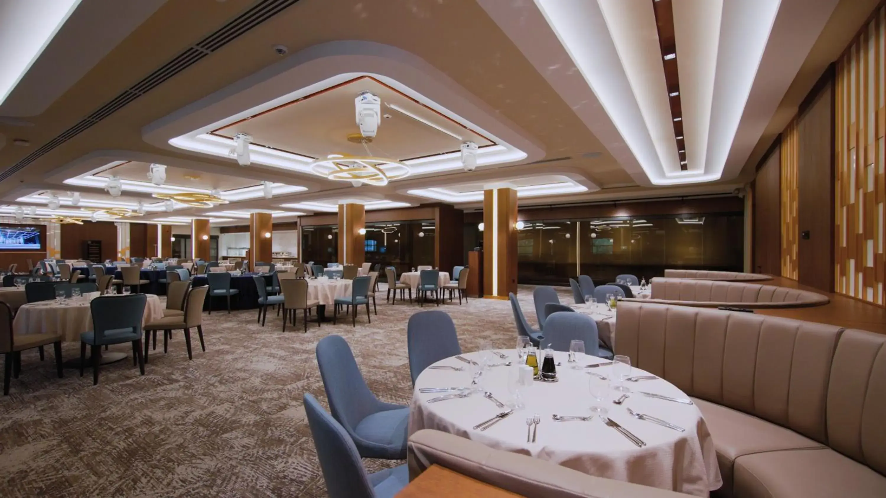 Restaurant/places to eat in Hotel Cherno More Restaurant/places to eat in Hotel Cherno More