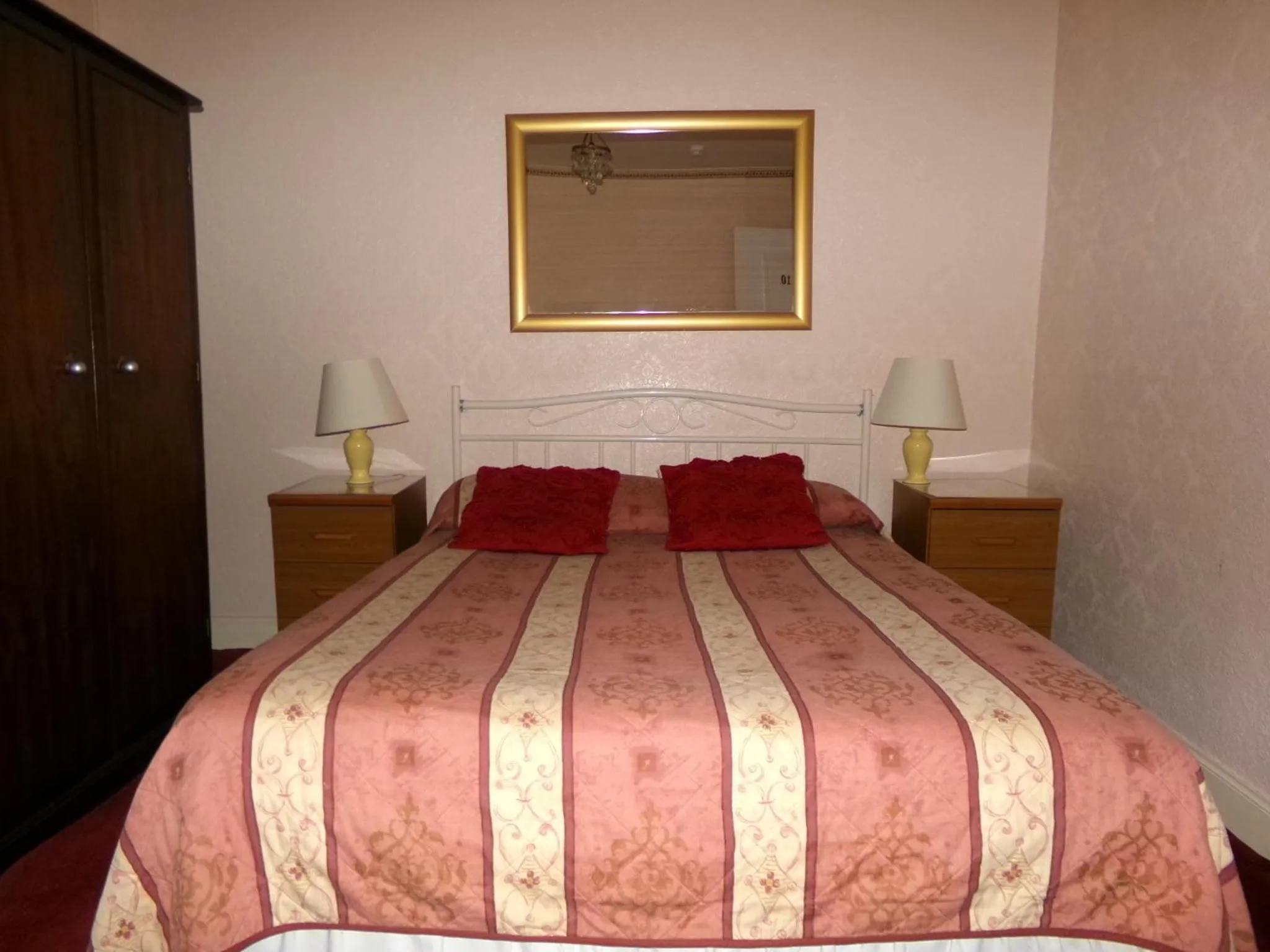 Bed in Averon Guest House